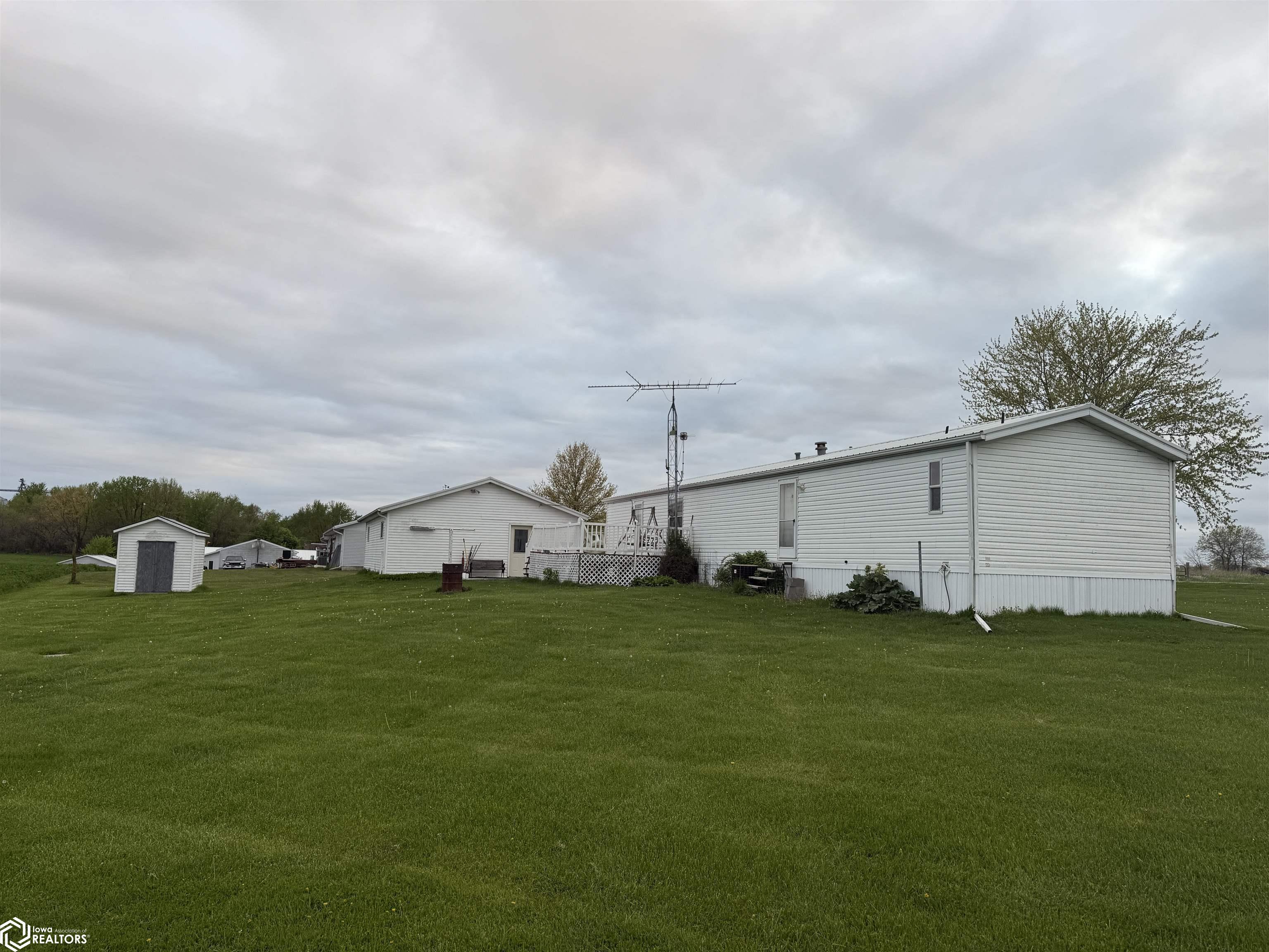 120 N Cedar Road, Hillsboro, Iowa image 16