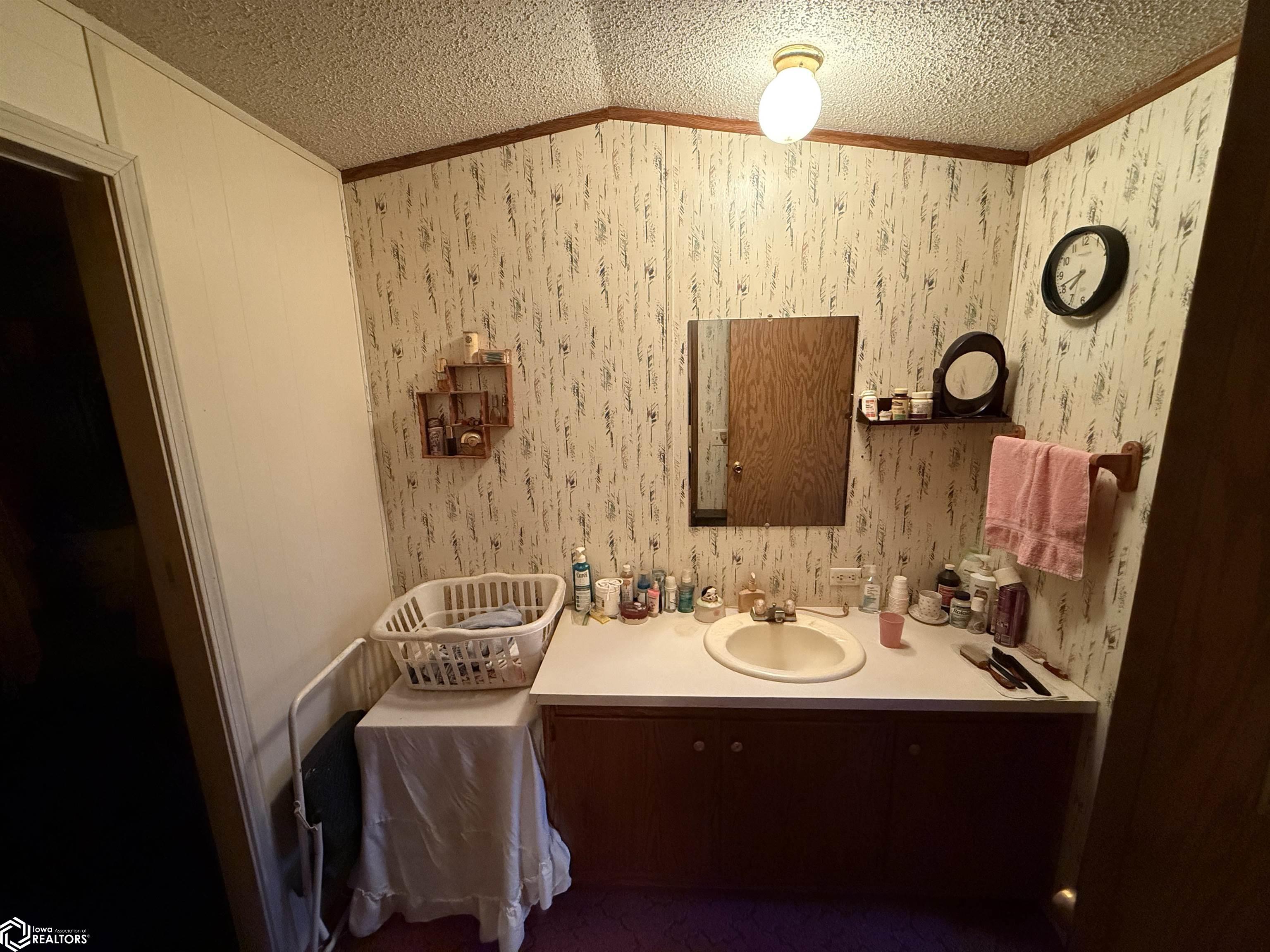 120 N Cedar Road, Hillsboro, Iowa image 10