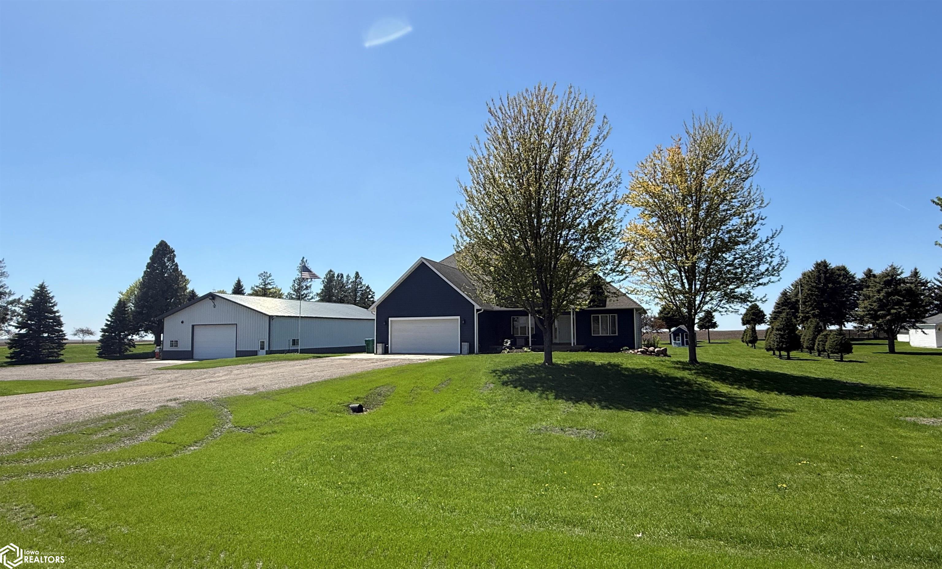 420 Helgren Street, Thompson, Iowa image 2