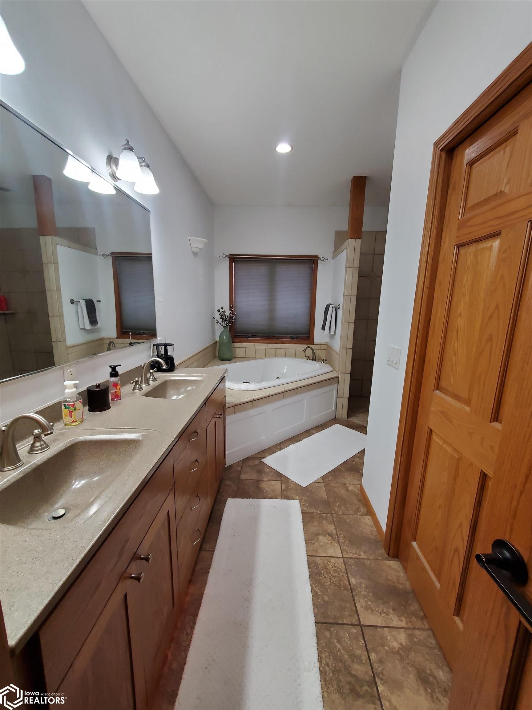 420 Helgren Street, Thompson, Iowa image 39