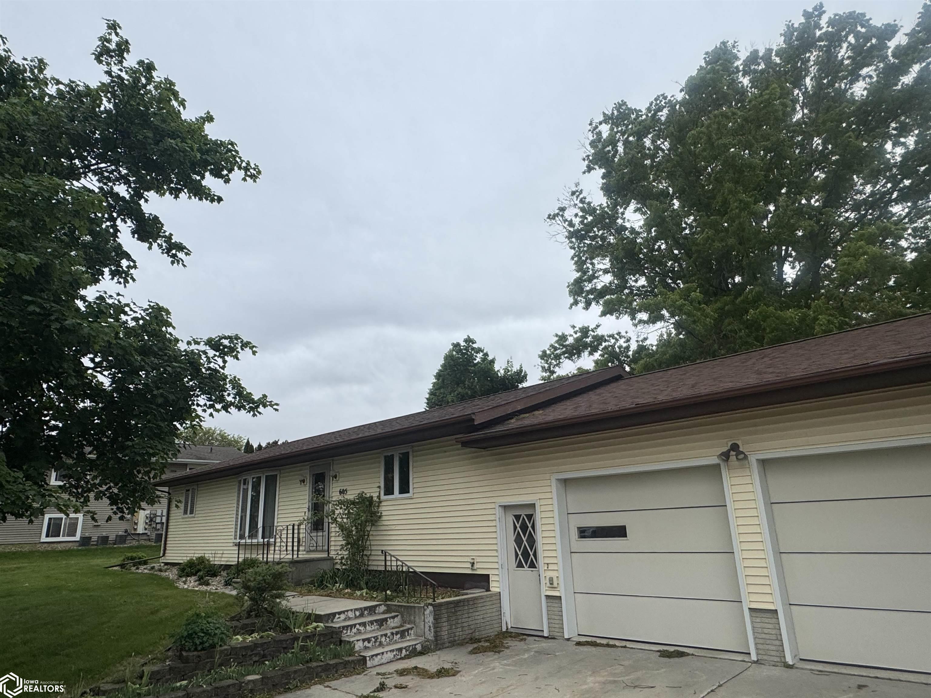 605 Pioneer Road, Reinbeck, Iowa image 2