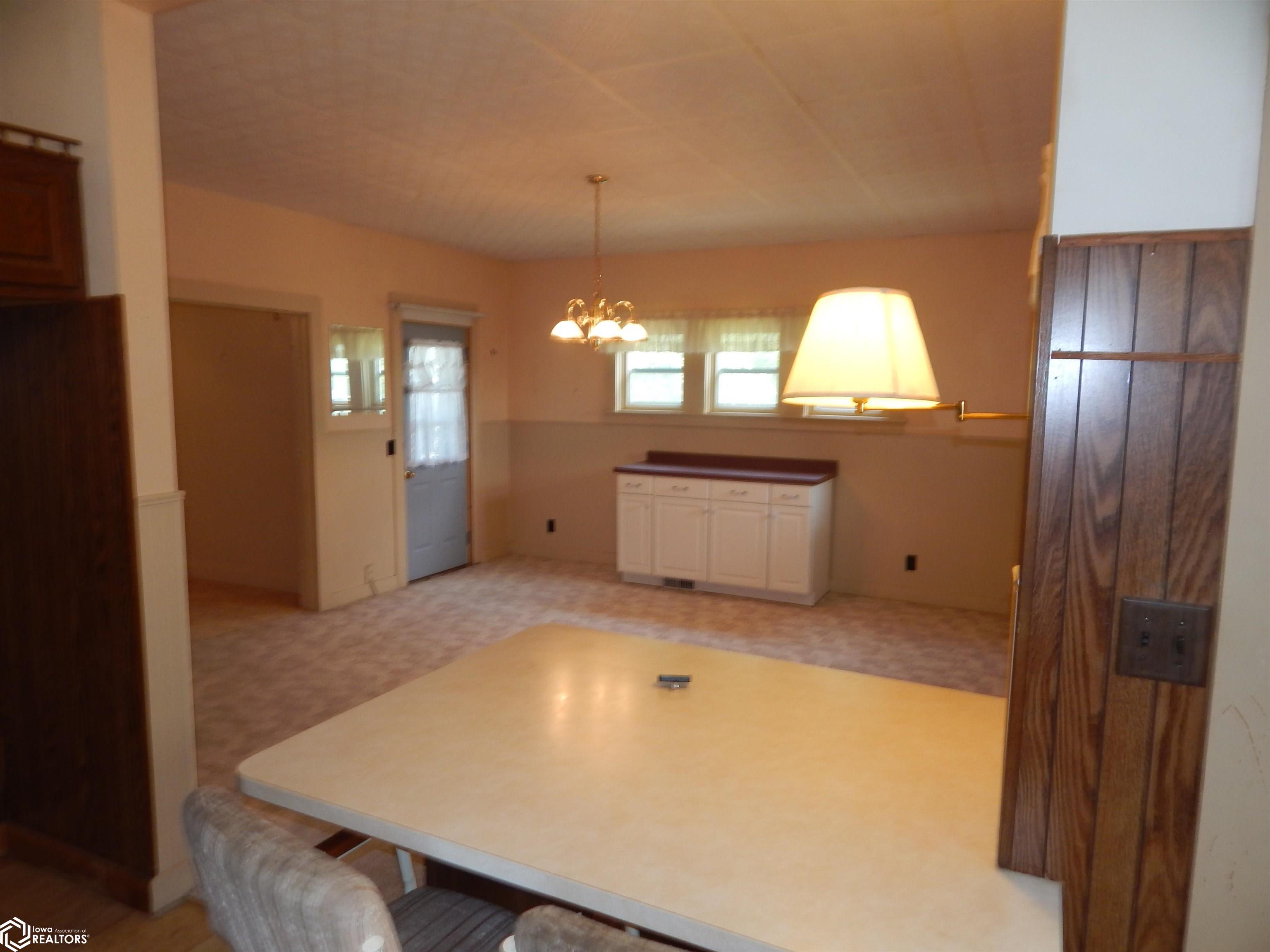 1813 14th Avenue, Eldora, Iowa image 8