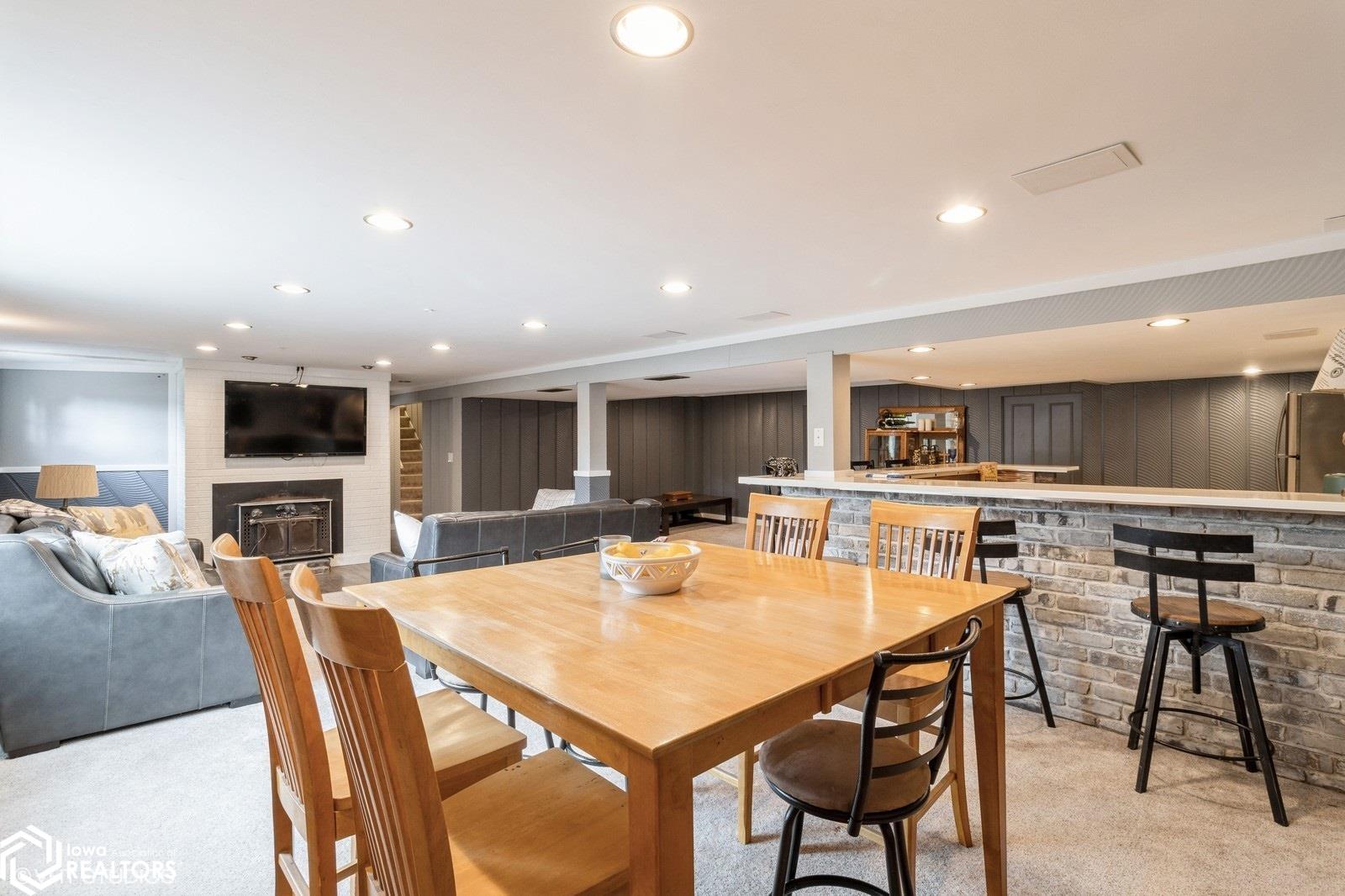 312 Sunset Lane, Marshalltown, Iowa image 27