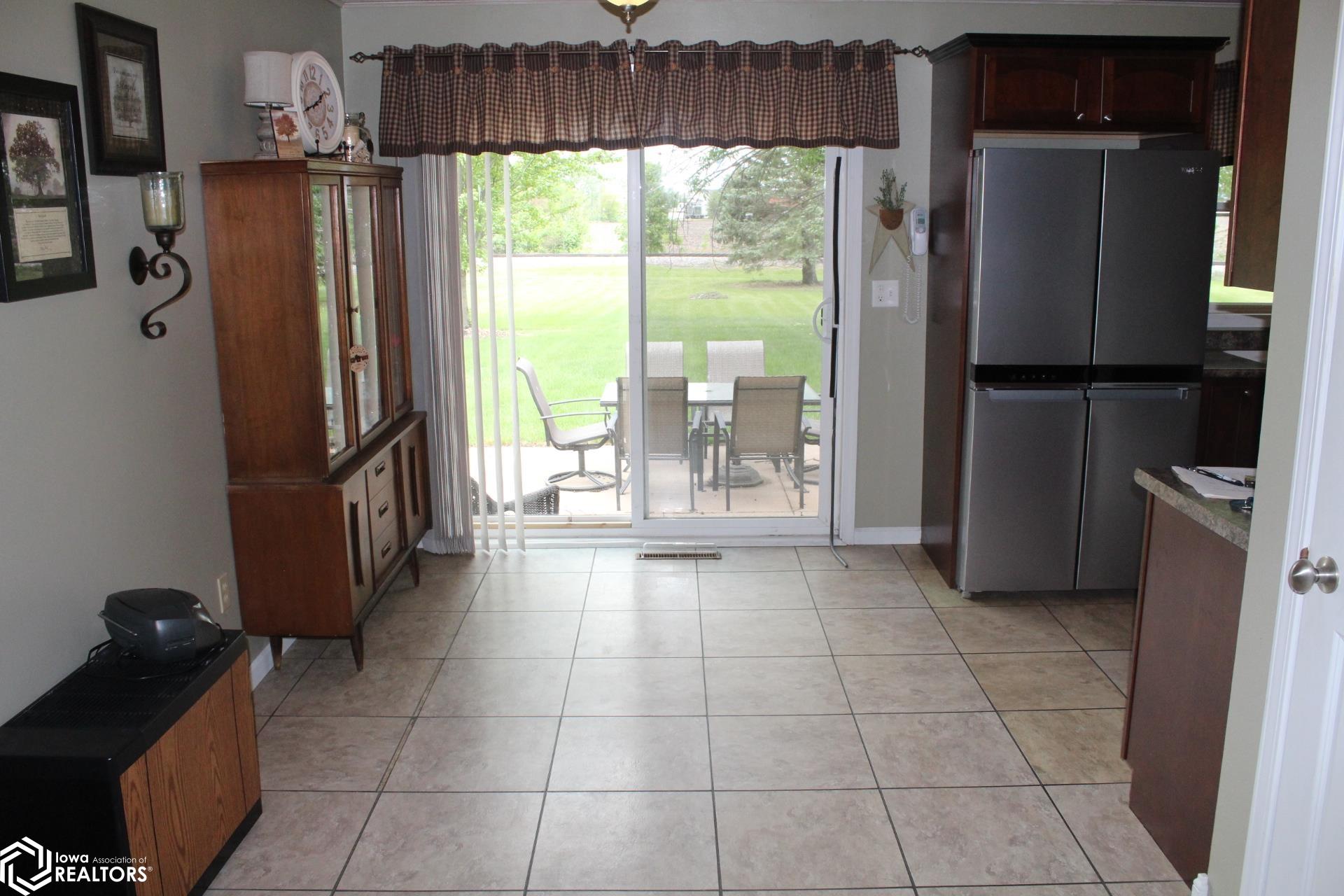 360 Country Club Drive, Garner, Iowa image 12