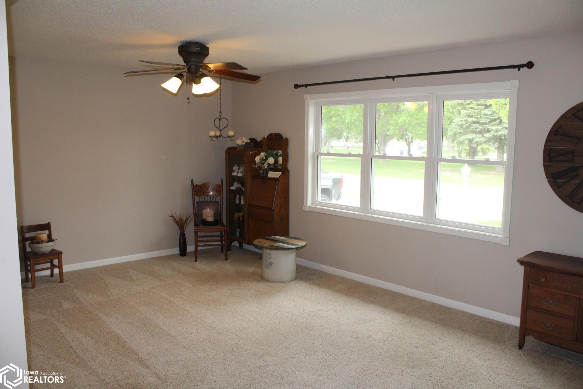 360 Country Club Drive, Garner, Iowa image 14