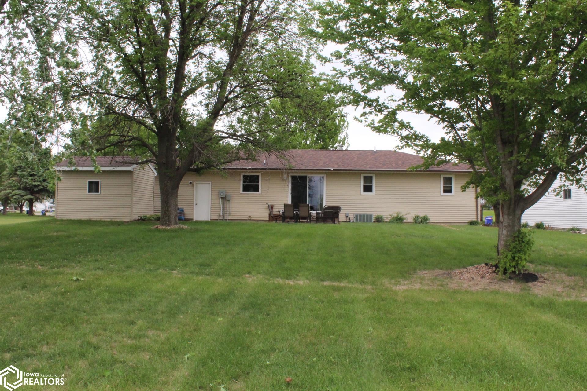 360 Country Club Drive, Garner, Iowa image 3