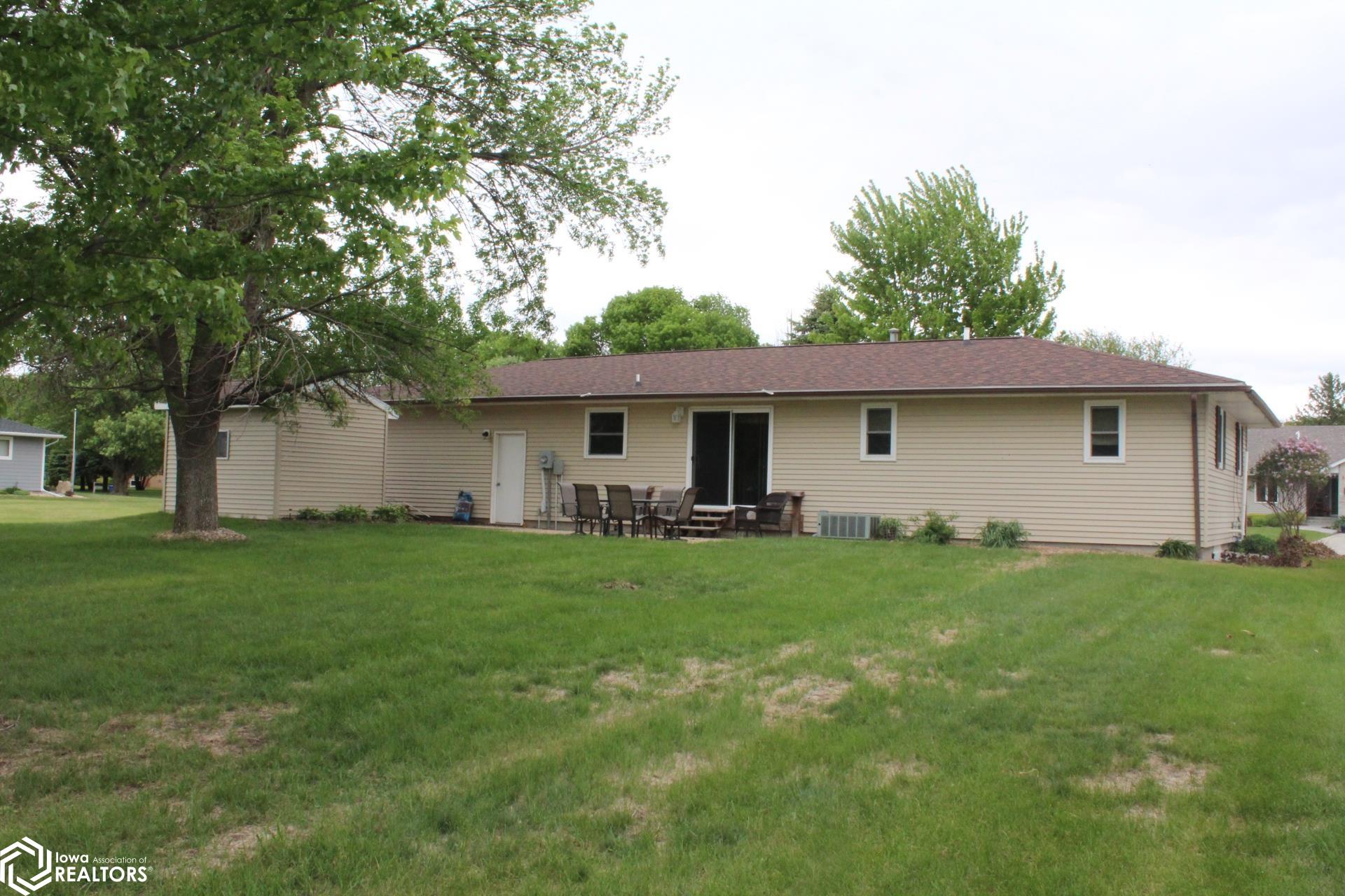 360 Country Club Drive, Garner, Iowa image 4