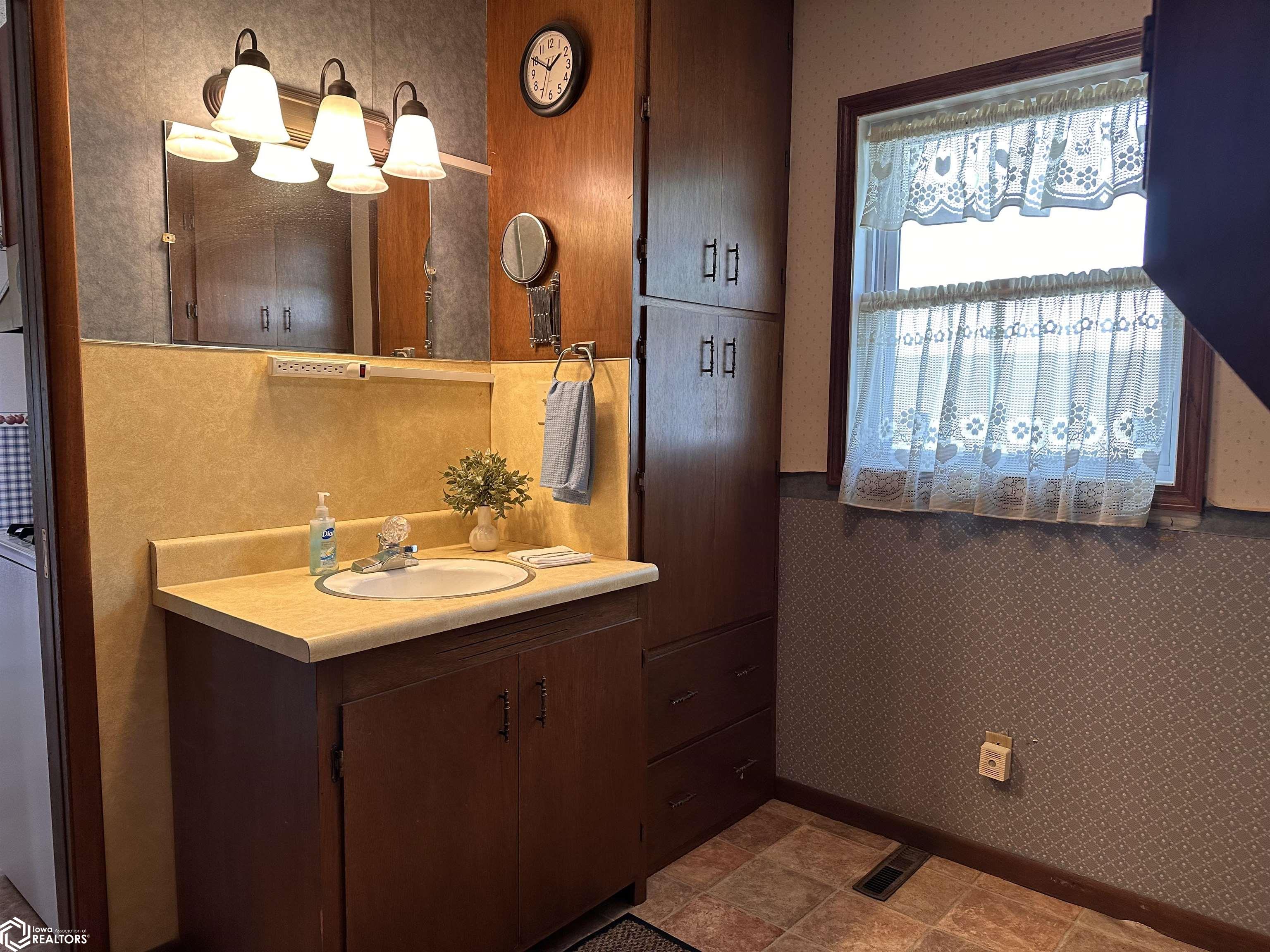 508 N Jefferson, Wayland, Iowa image 30