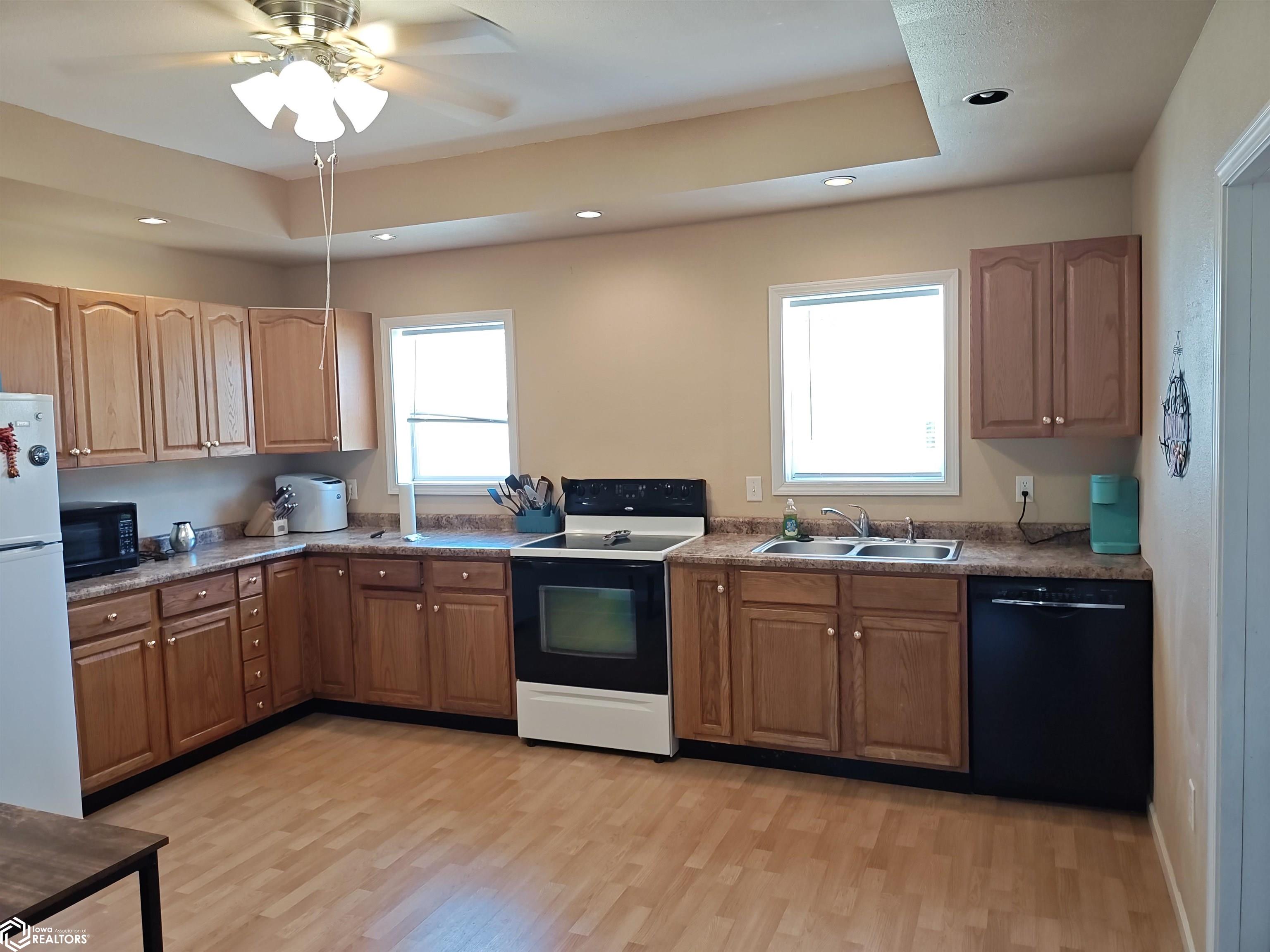 206 Ramsey Street, West Burlington, Iowa image 11