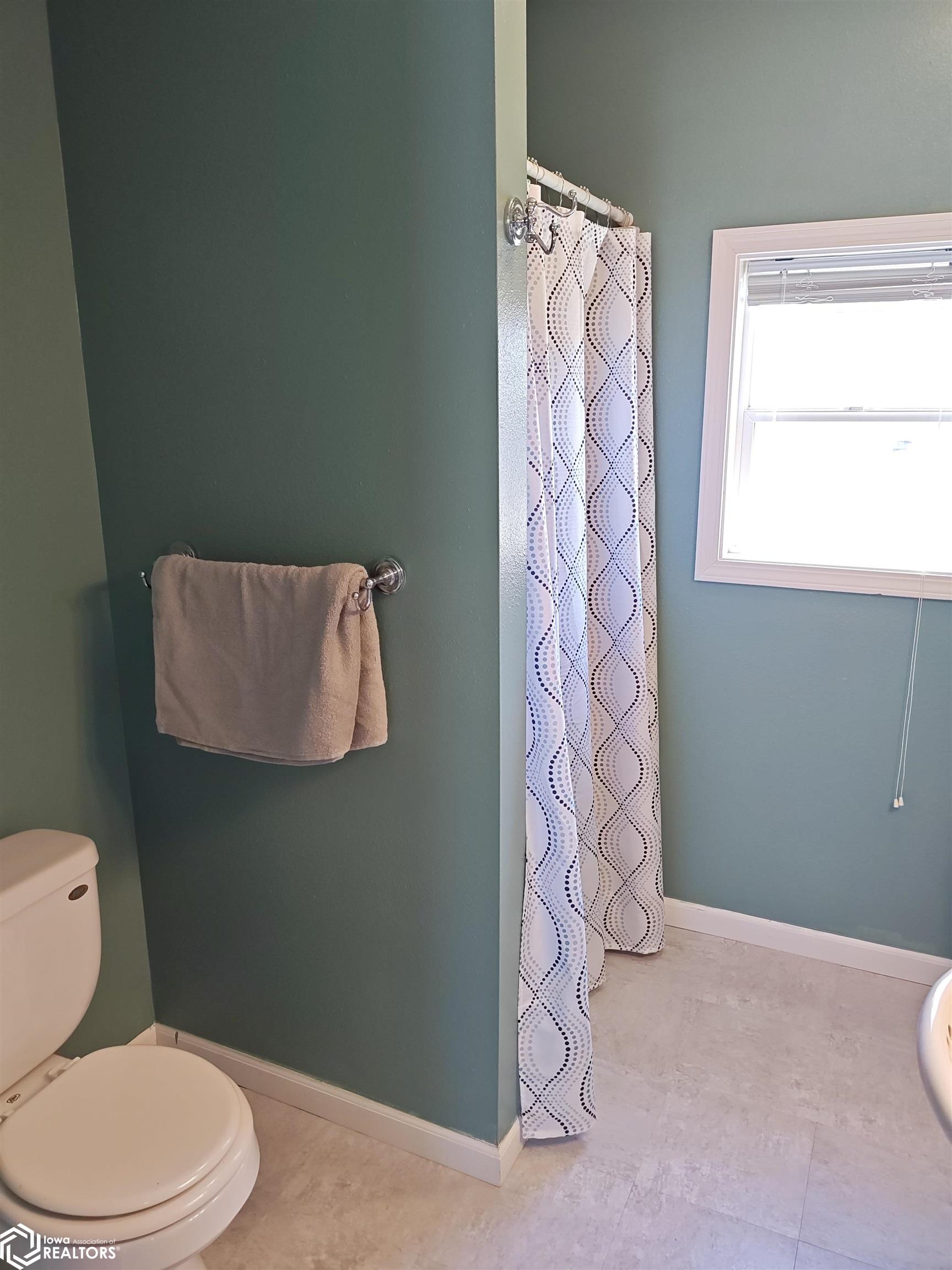 206 Ramsey Street, West Burlington, Iowa image 22
