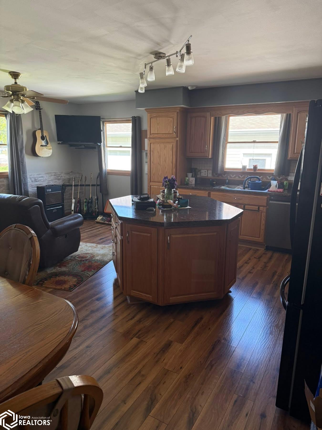 116 S 6th Street, Wapello, Iowa image 6
