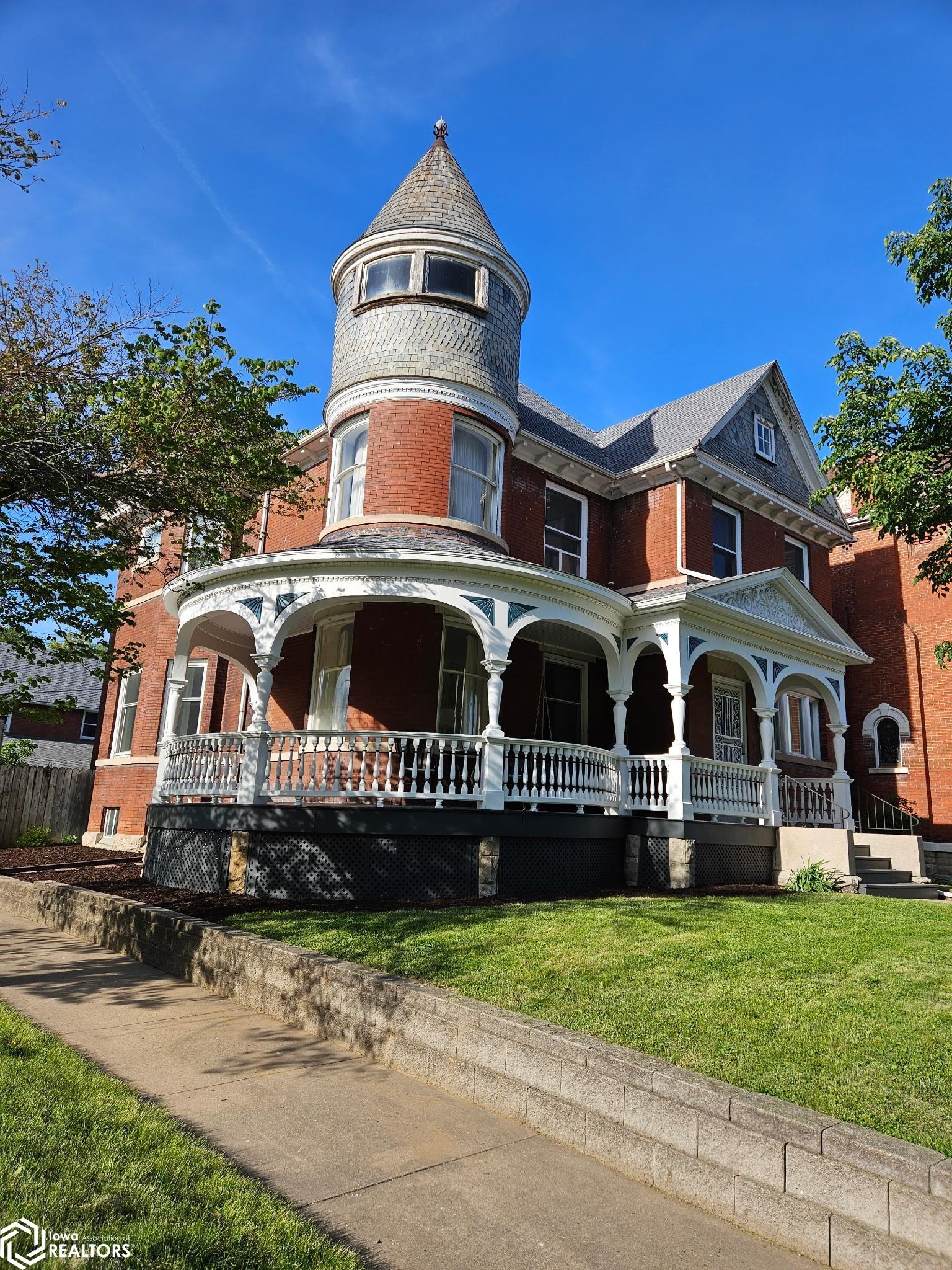 833 Avenue E, Fort Madison, Iowa image 1