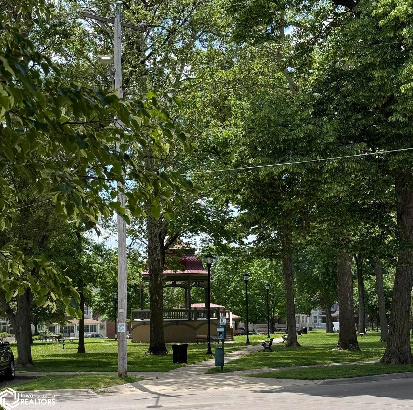 833 Avenue E, Fort Madison, Iowa image 11