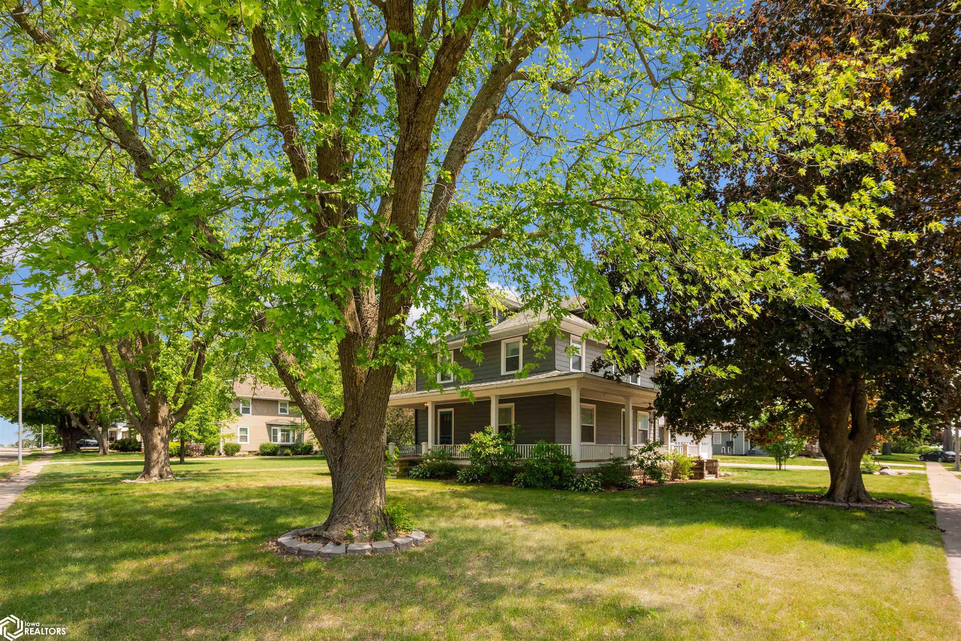 800 E Main Street, Montezuma, Iowa image 2