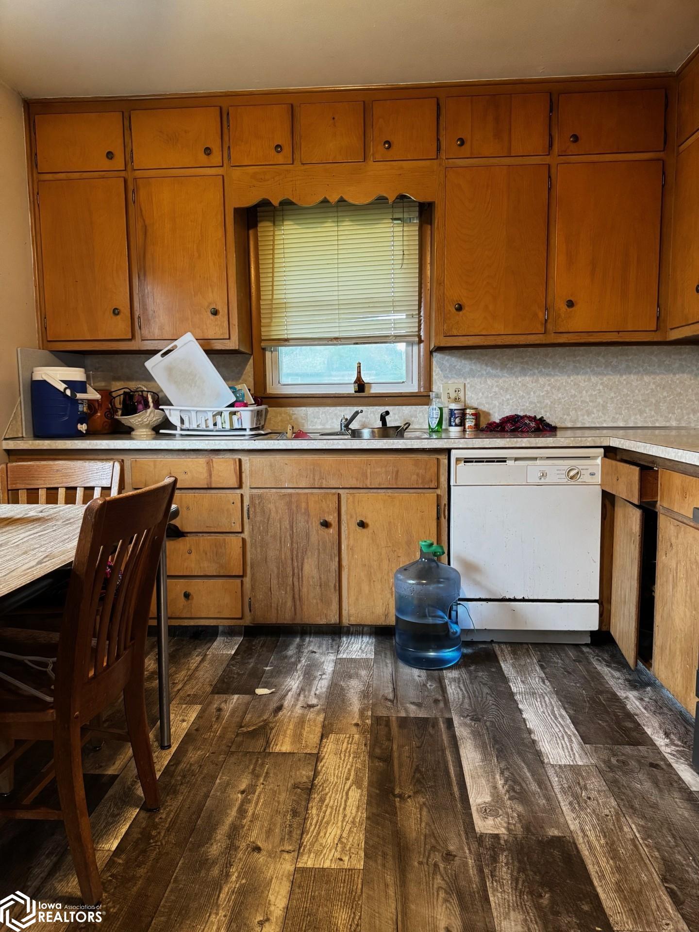 1209 Cottage, Webster City, Iowa image 2