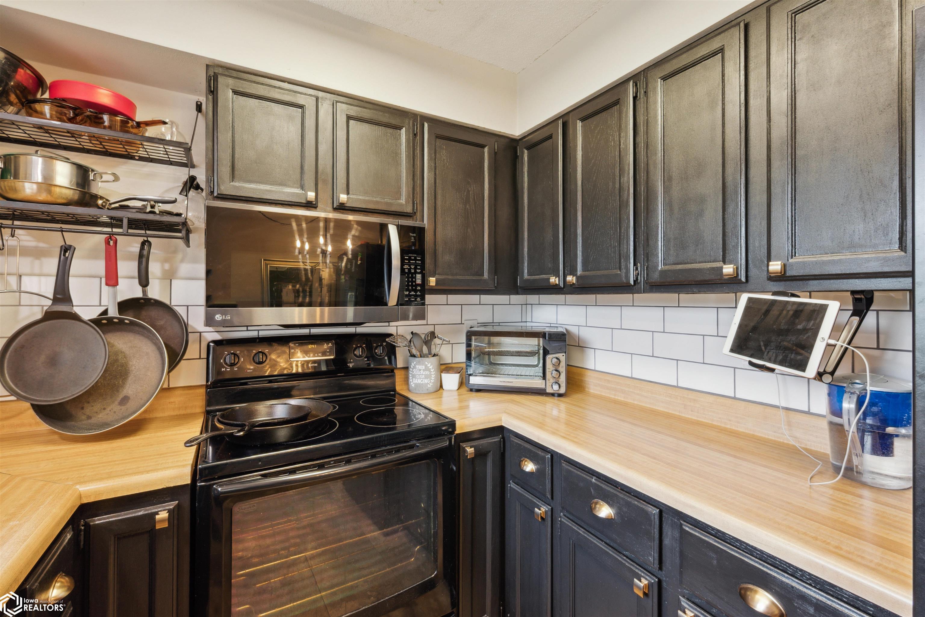 607 E Pershing Drive, Brooklyn, Iowa image 9