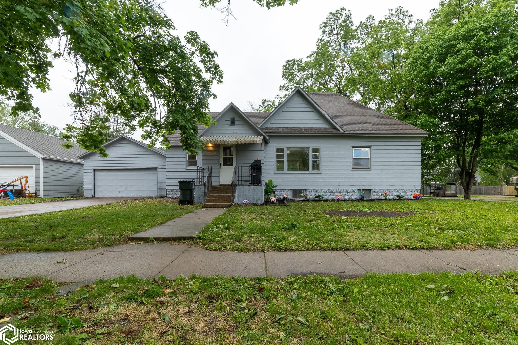 702 12th Street, Grand Junction, Iowa image 1