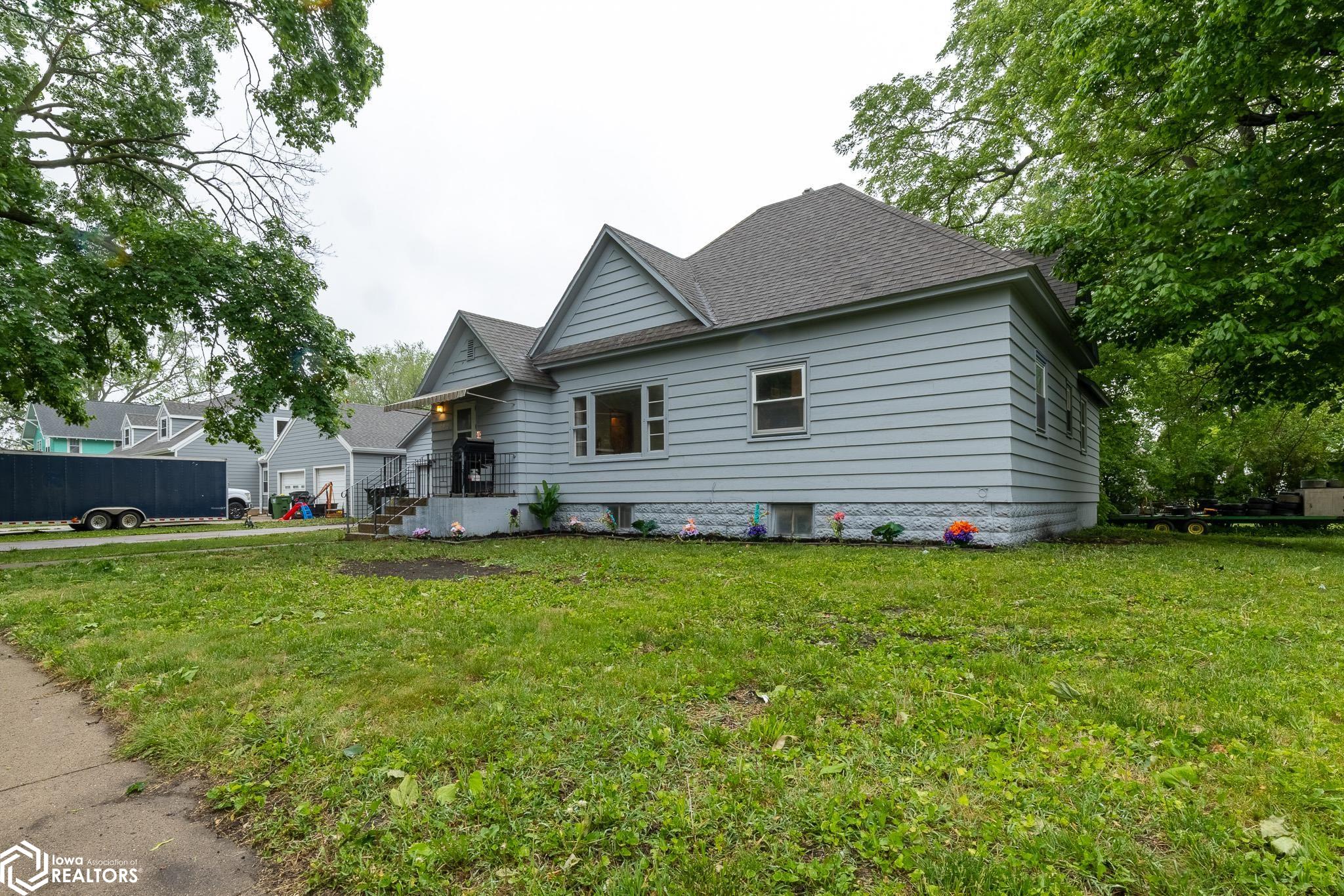702 12th Street, Grand Junction, Iowa image 2