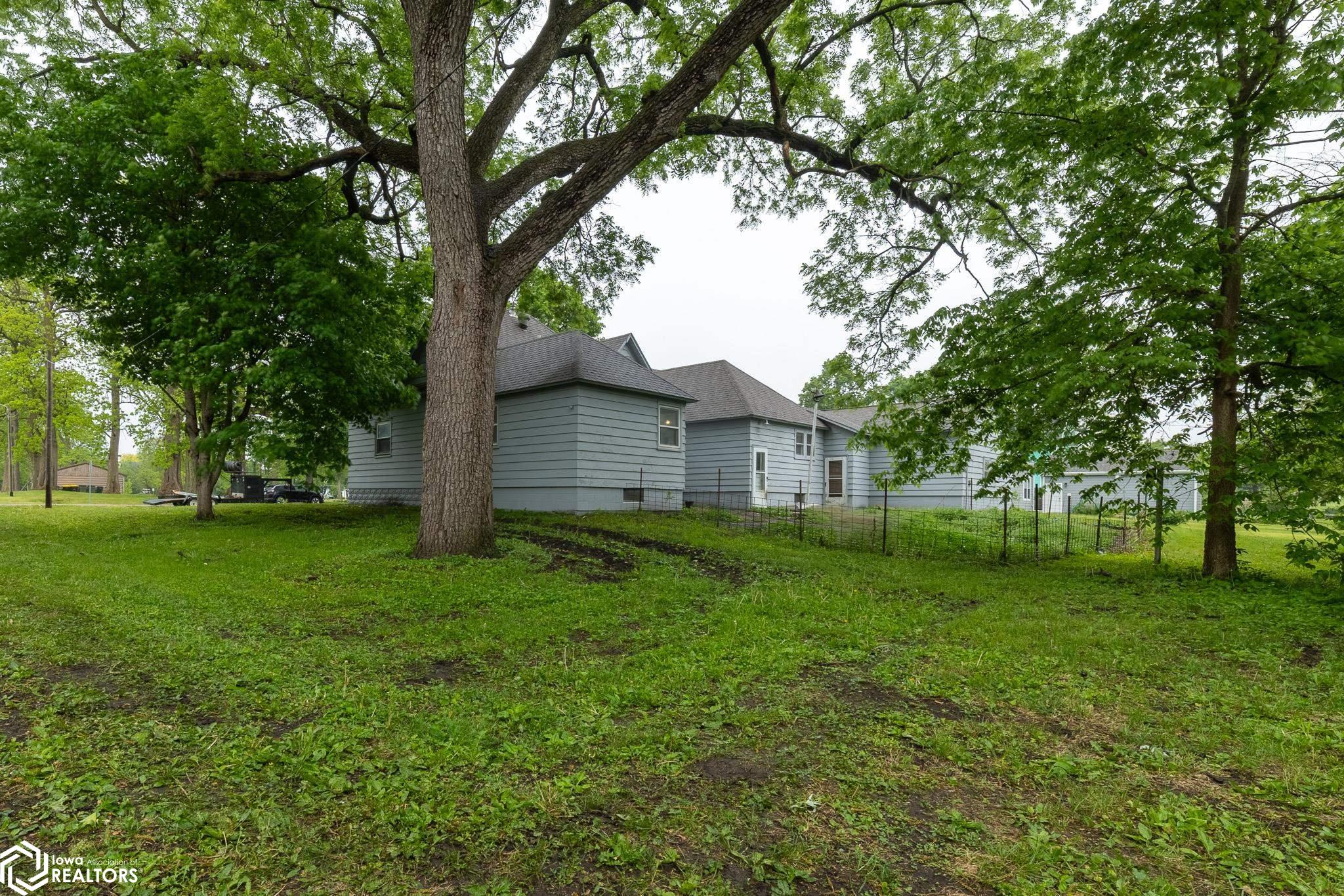702 12th Street, Grand Junction, Iowa image 3
