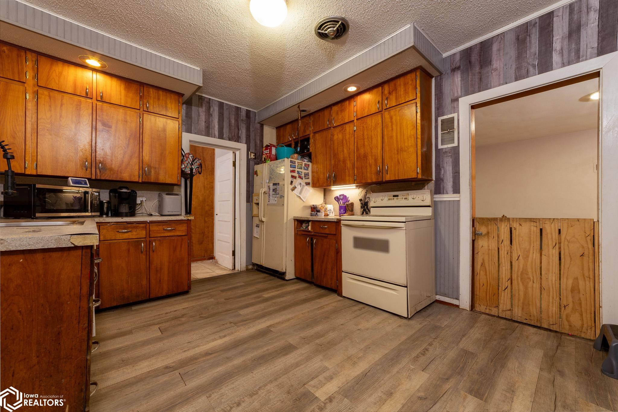 702 12th Street, Grand Junction, Iowa image 9