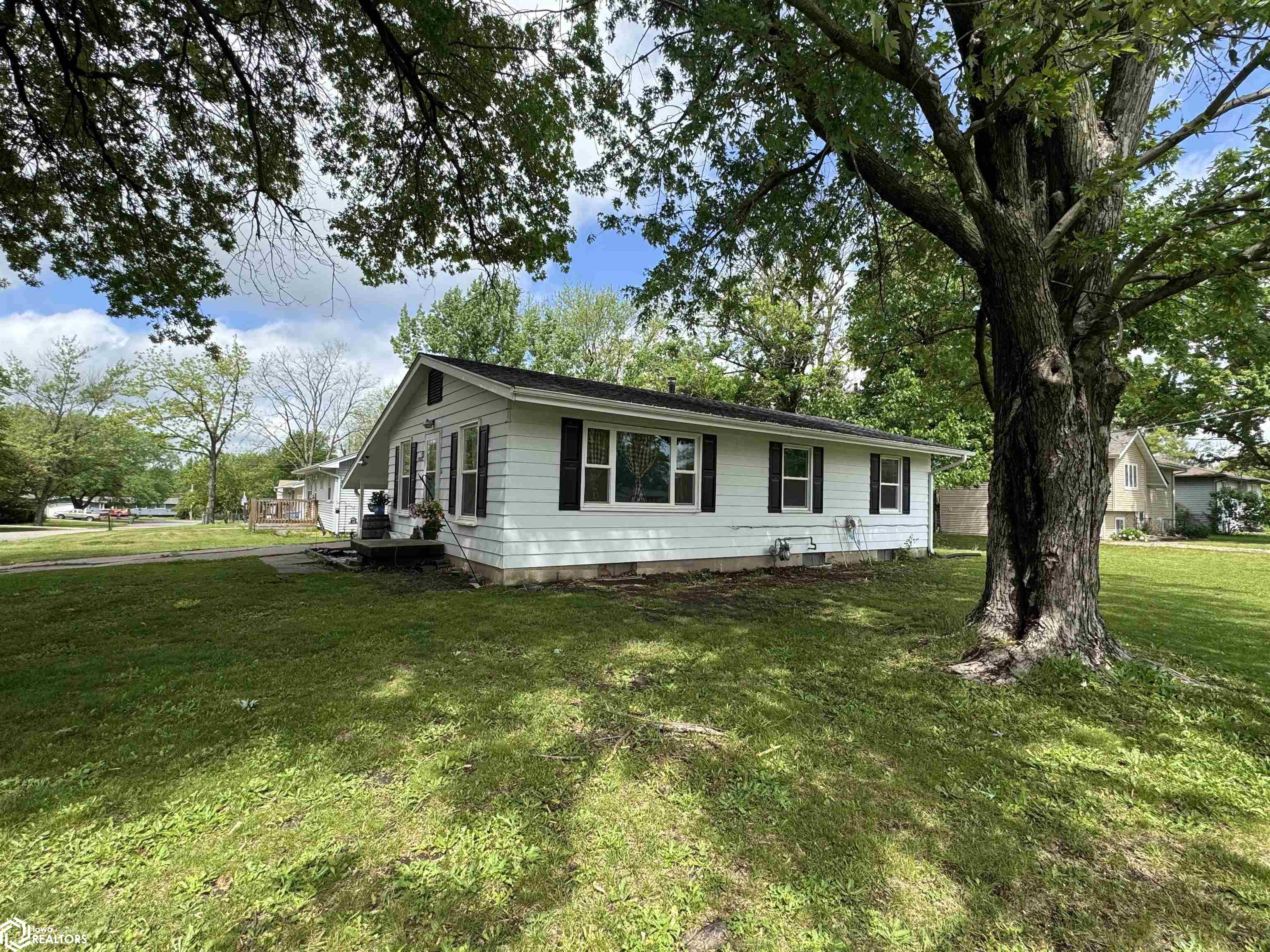 811 F Avenue, Albia, Iowa image 3