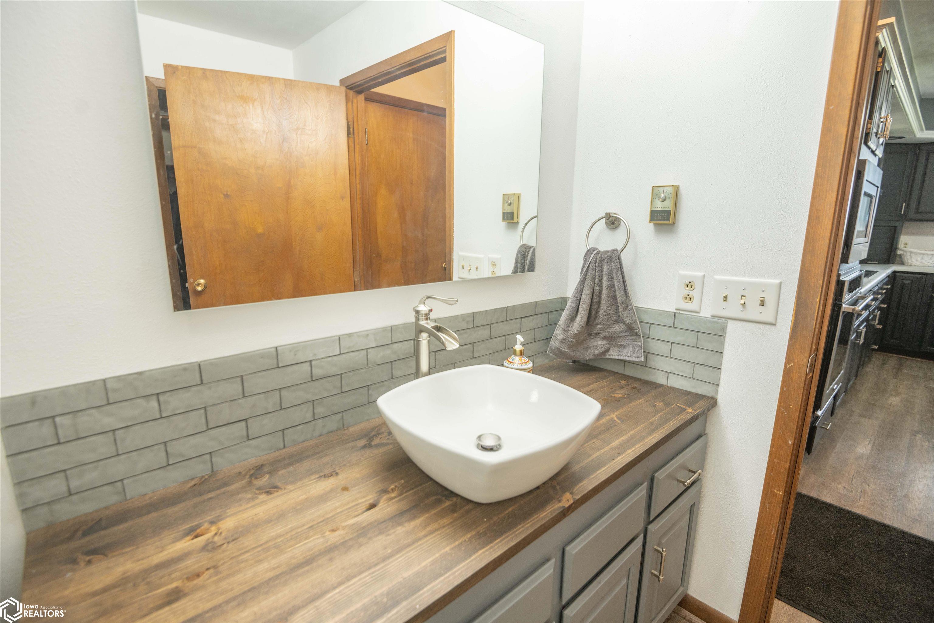 12681 Competine Road, Agency, Iowa image 38