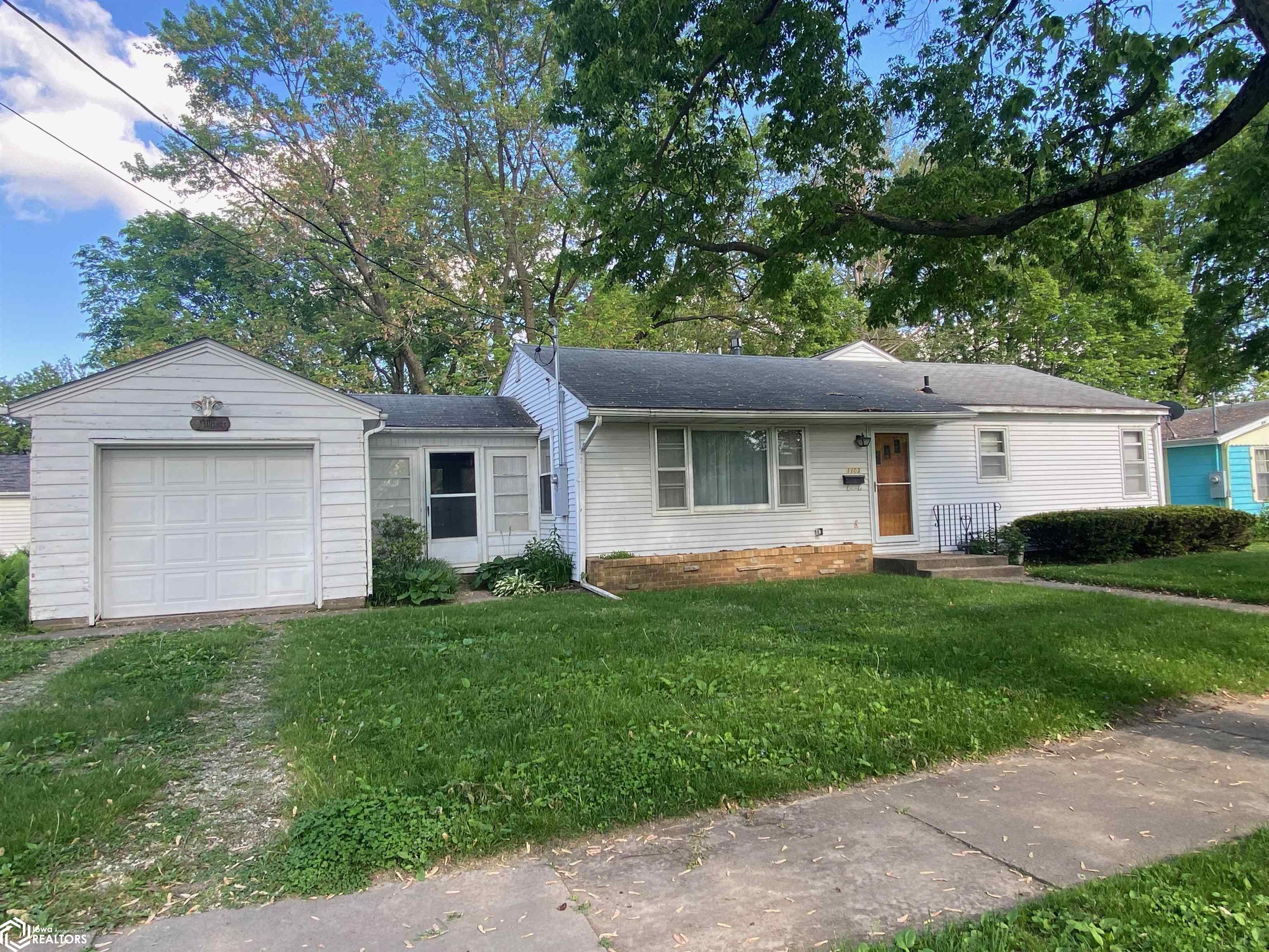 1103 S 4th Street, Fairfield, Iowa image 1