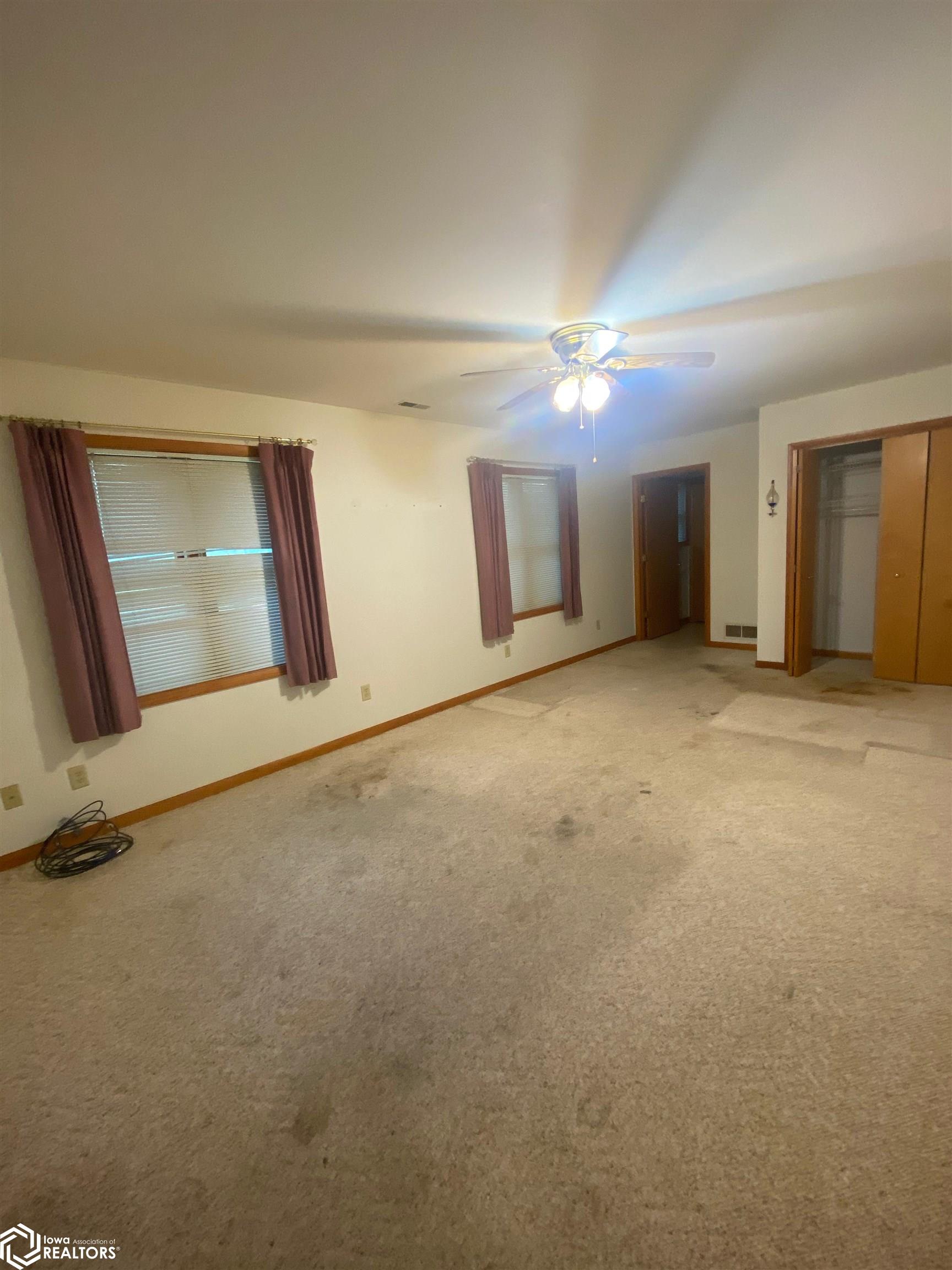 1103 S 4th Street, Fairfield, Iowa image 9