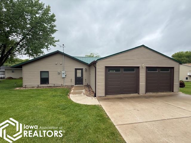 1015 Lakeshore Drive, Brooklyn, Iowa image 2