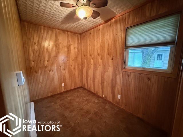 1015 Lakeshore Drive, Brooklyn, Iowa image 14