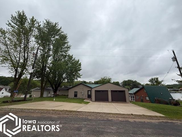 1015 Lakeshore Drive, Brooklyn, Iowa image 3