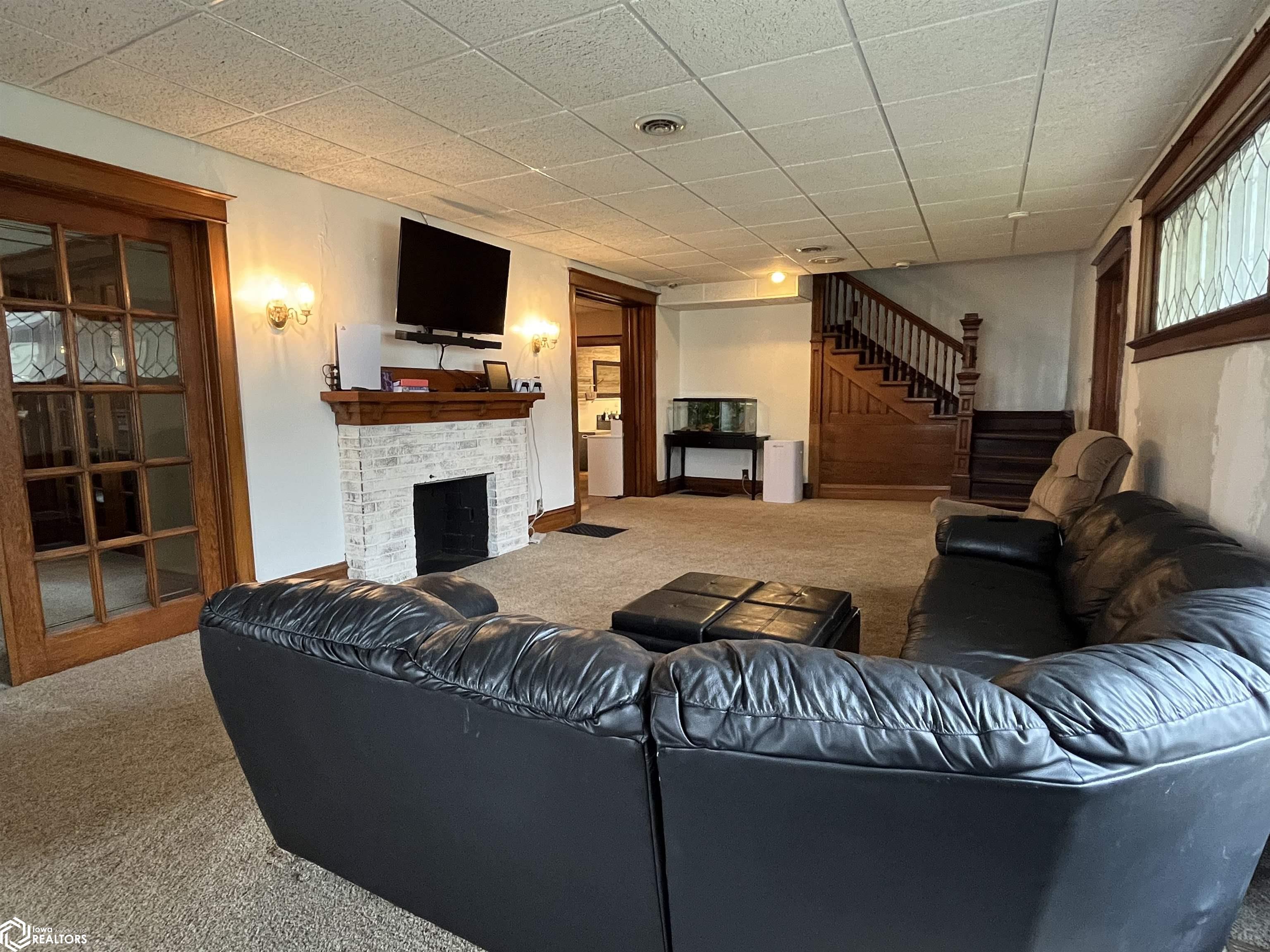 316 S Clinton Street, Albia, Iowa image 3