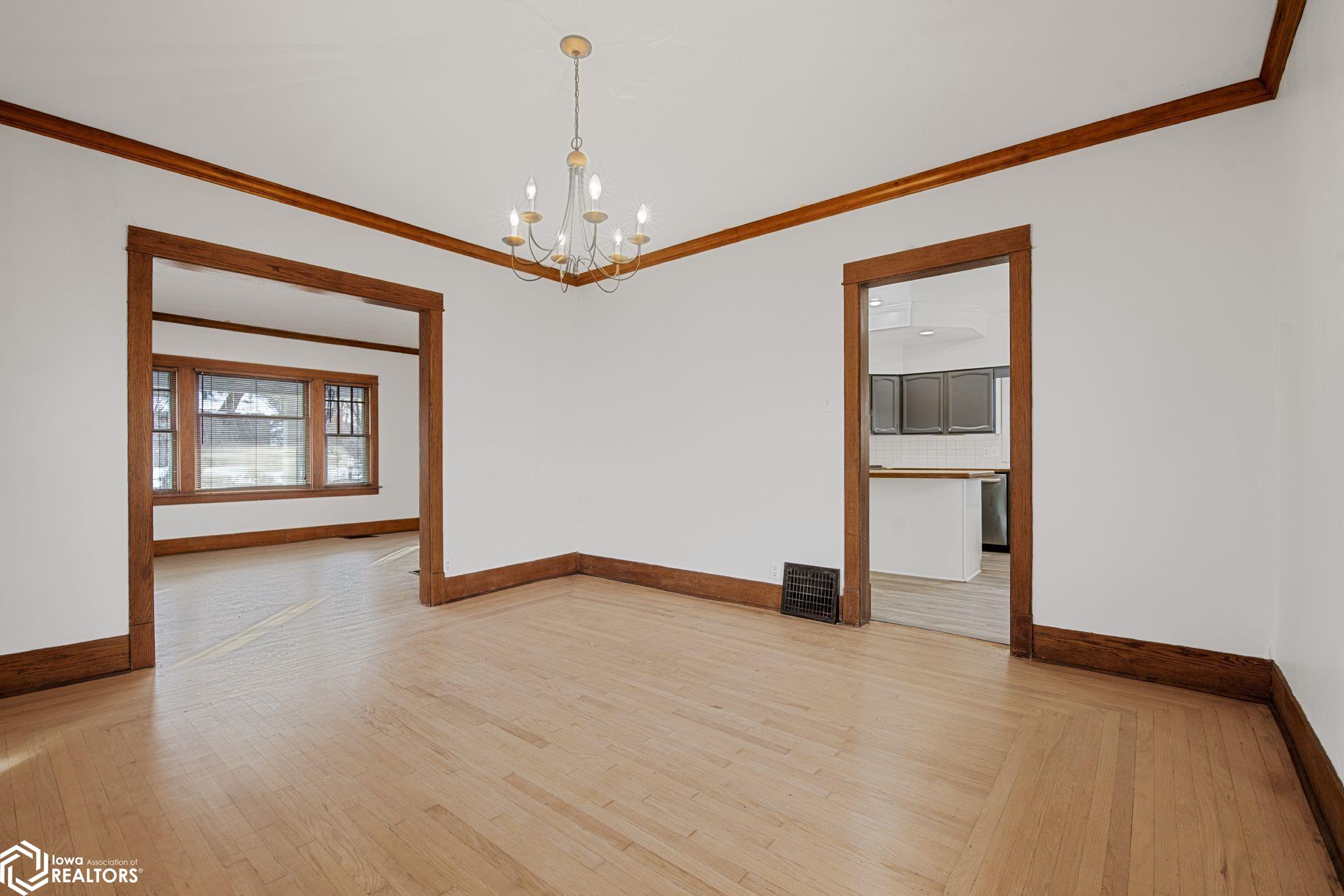 807 E Burlington Avenue, Fairfield, Iowa image 13