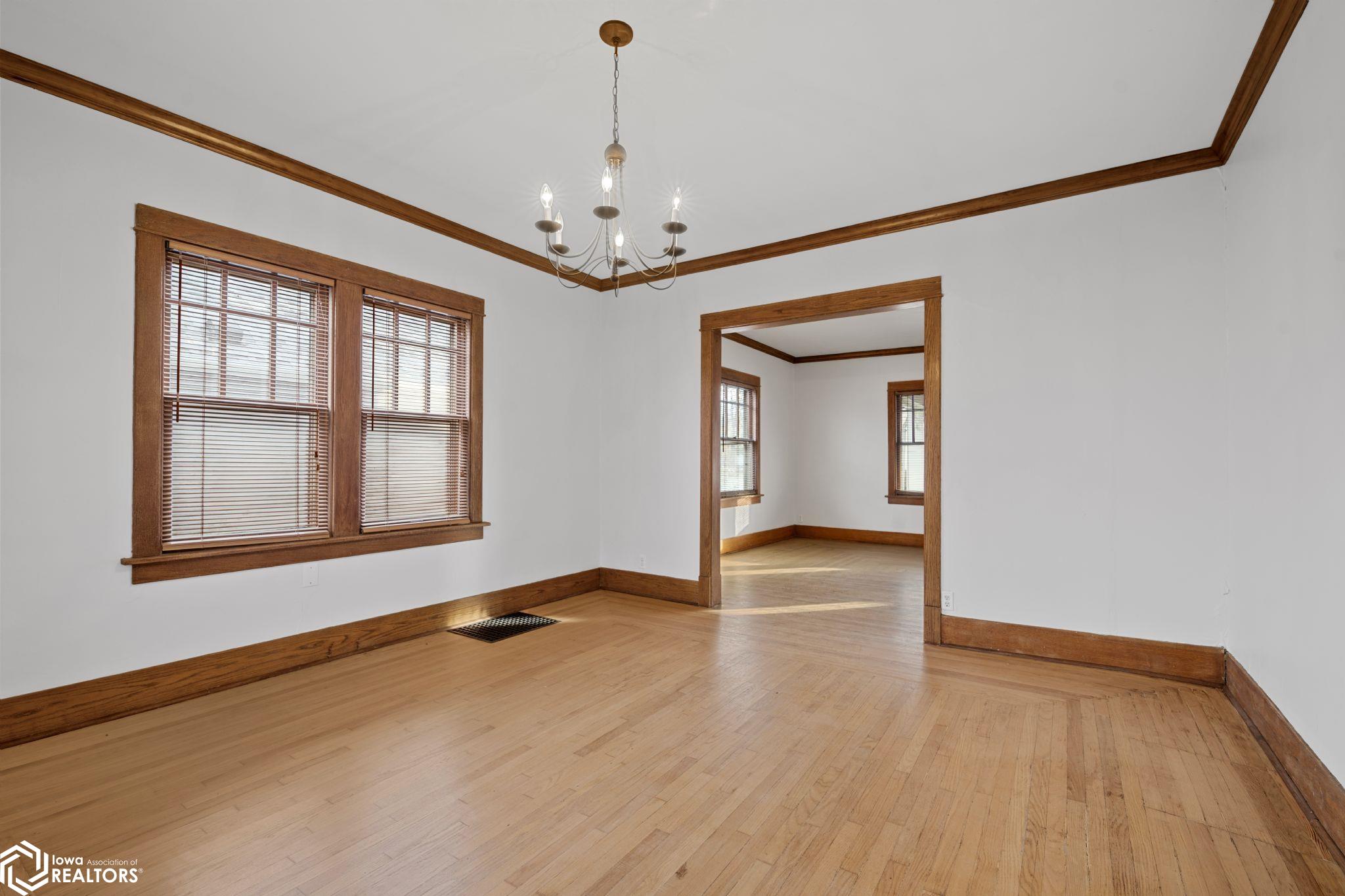 807 E Burlington Avenue, Fairfield, Iowa image 14