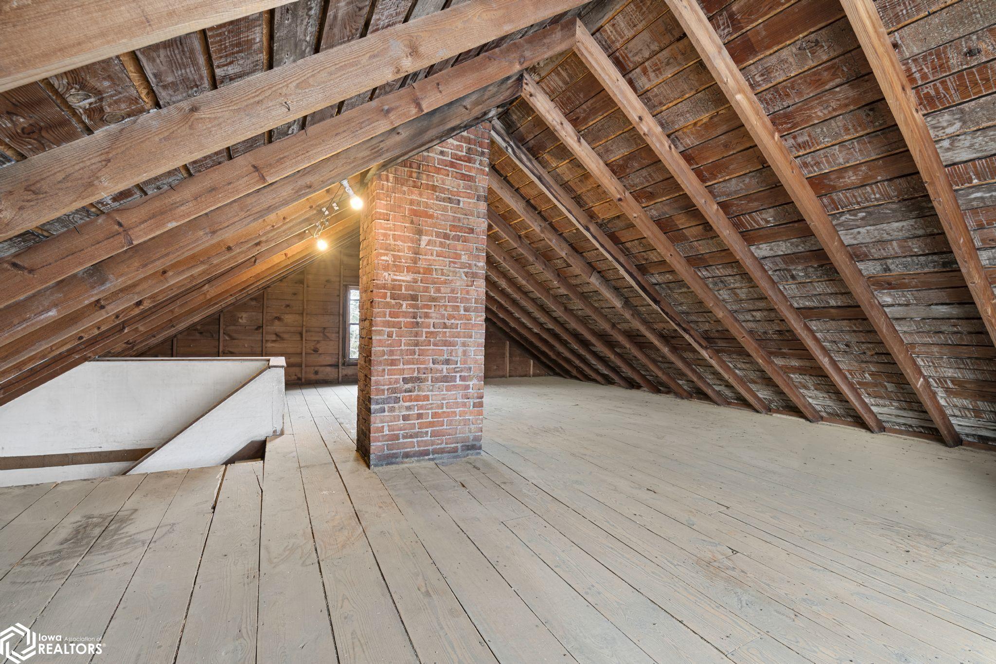 807 E Burlington Avenue, Fairfield, Iowa image 31