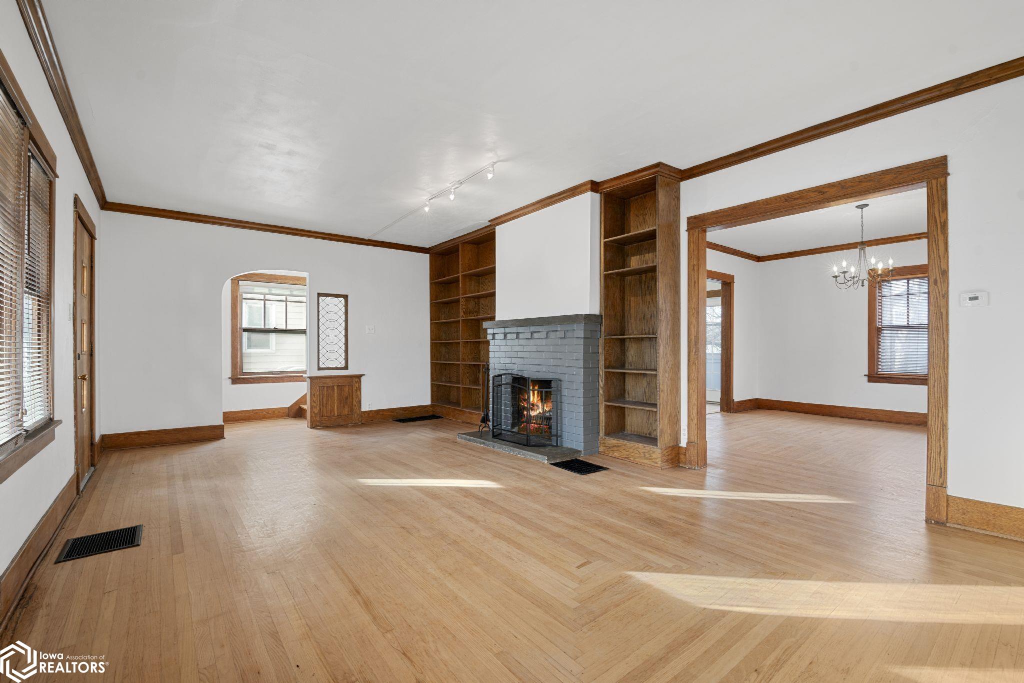 807 E Burlington Avenue, Fairfield, Iowa image 10