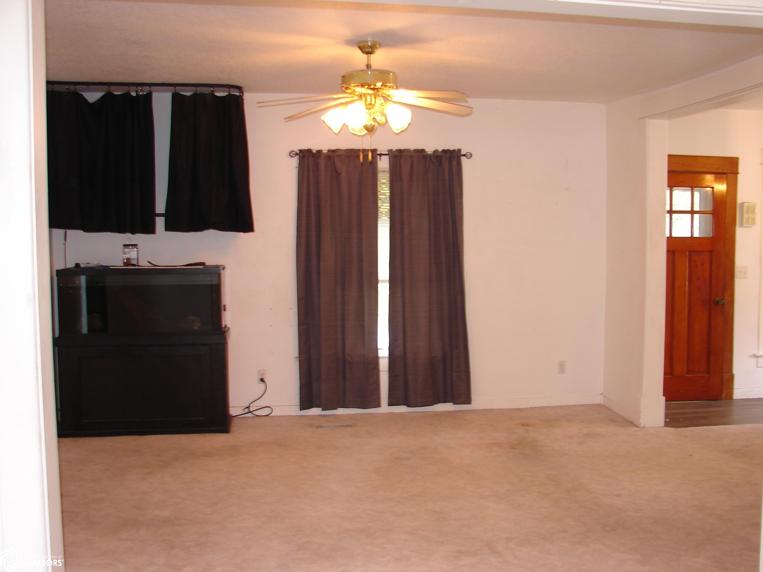 409 W Broad St., Mount Pleasant, Iowa image 11