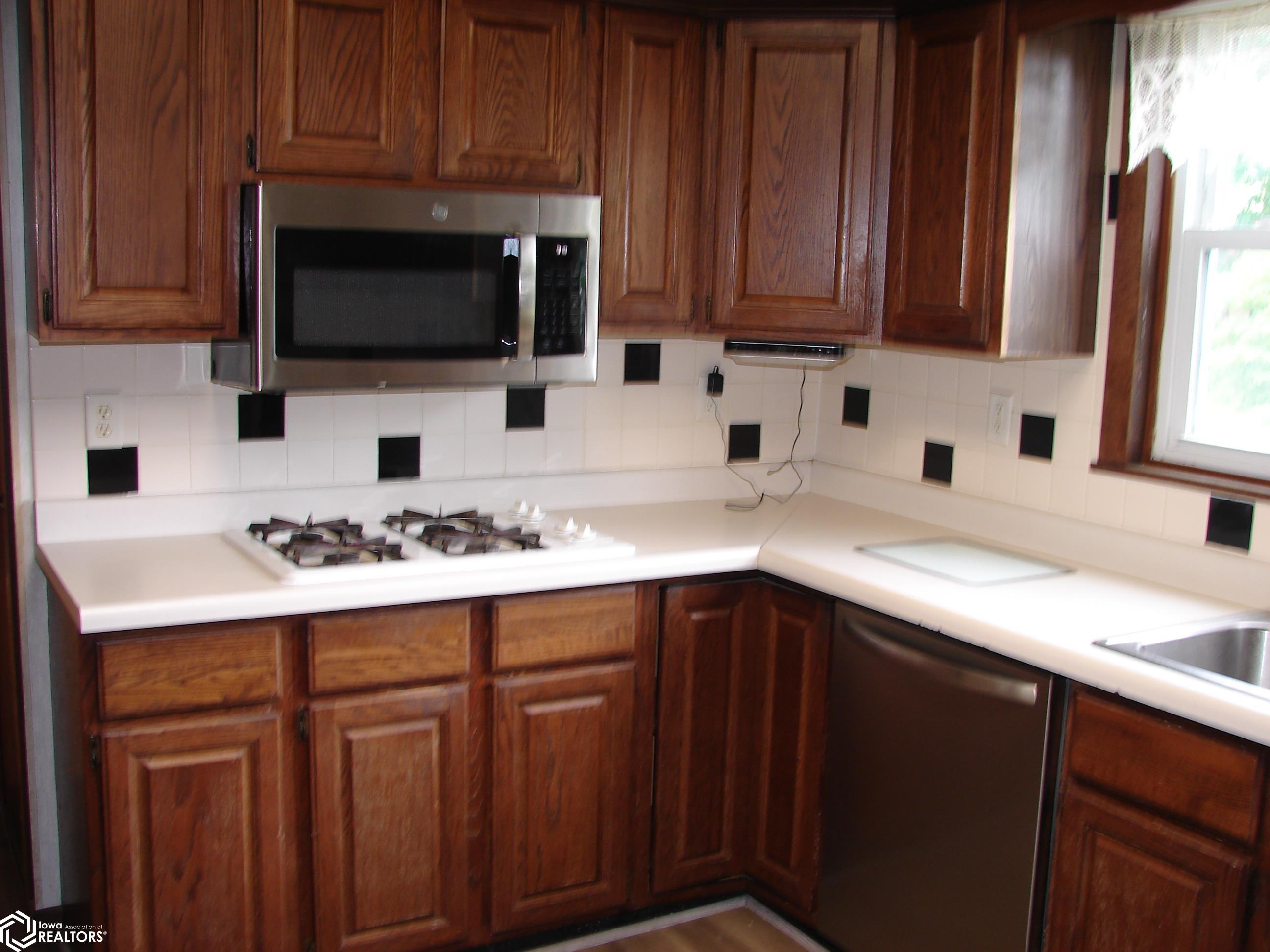 409 W Broad St., Mount Pleasant, Iowa image 13