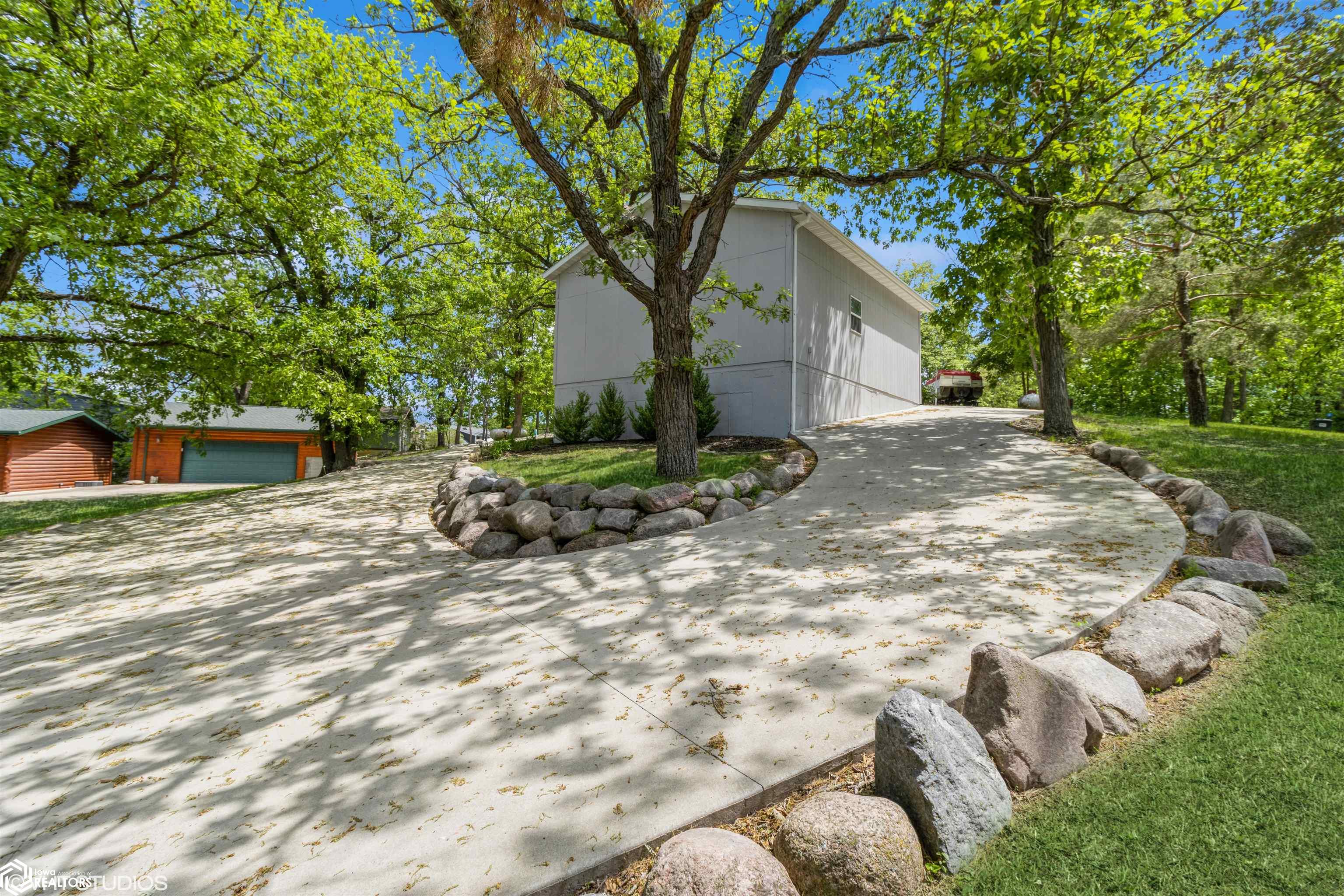 3358 Indian Point Drive, Ellston, Iowa image 9
