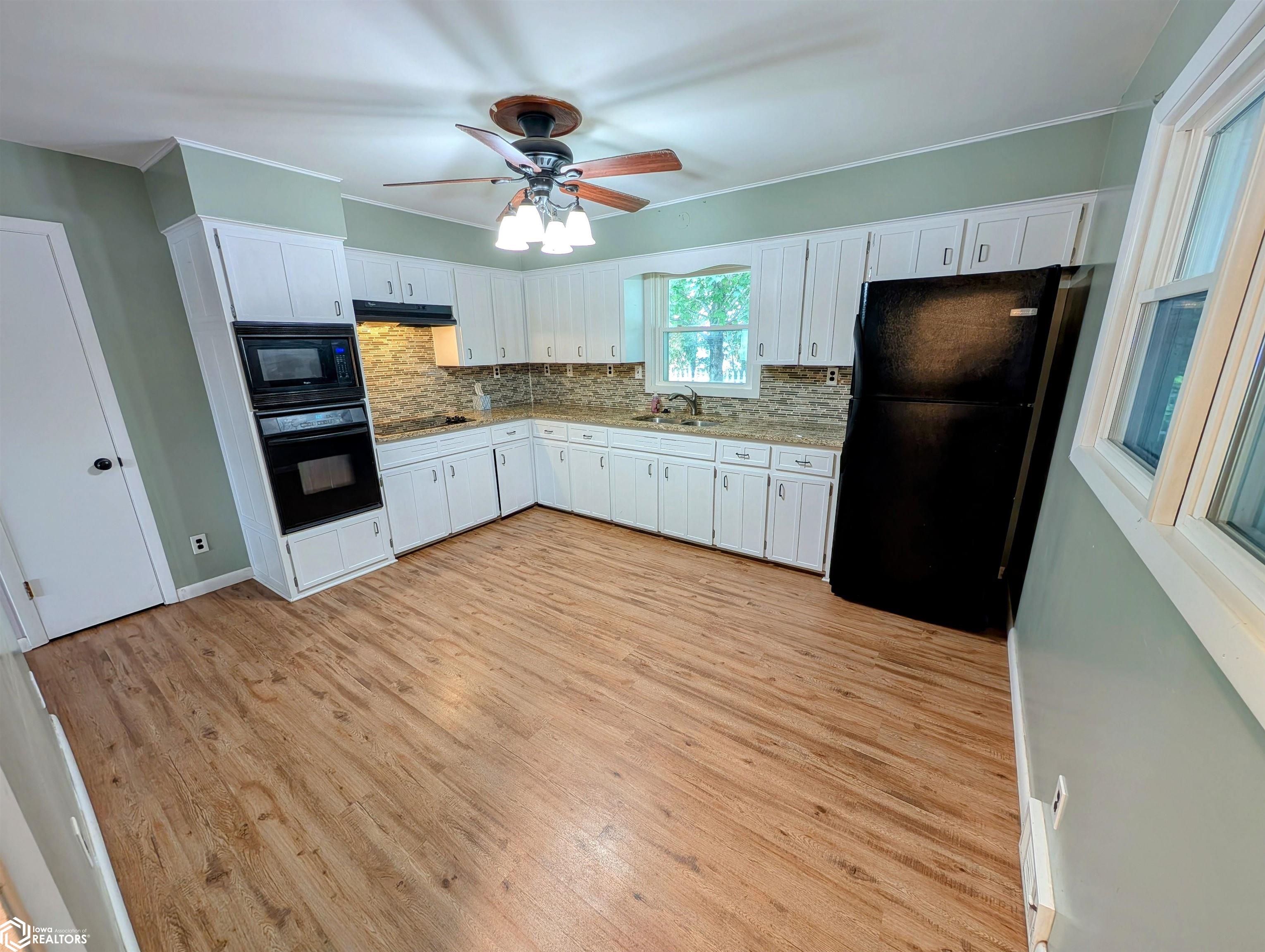 2704 S Central Avenue, Burlington, Iowa image 2