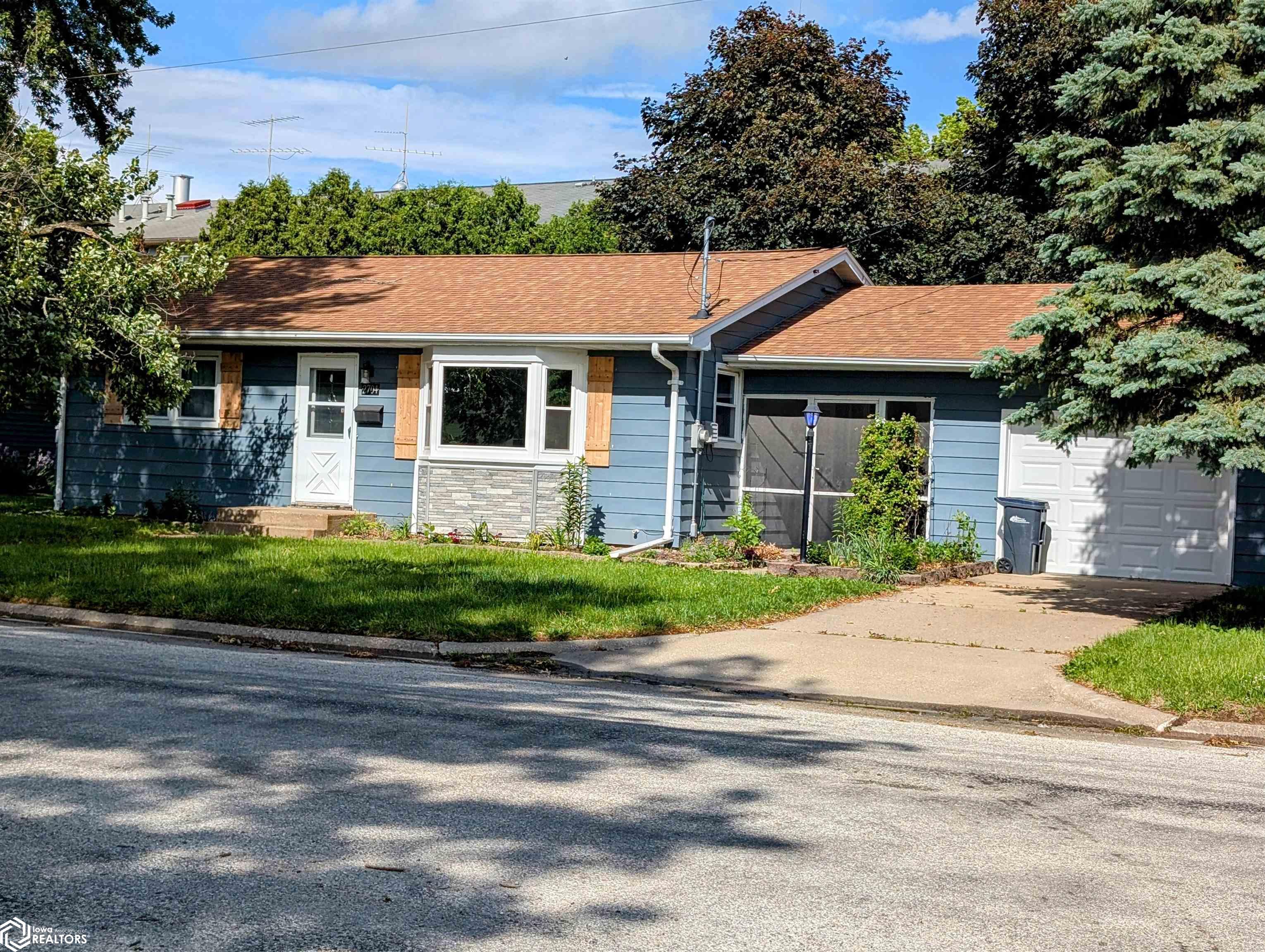 2704 S Central Avenue, Burlington, Iowa image 32