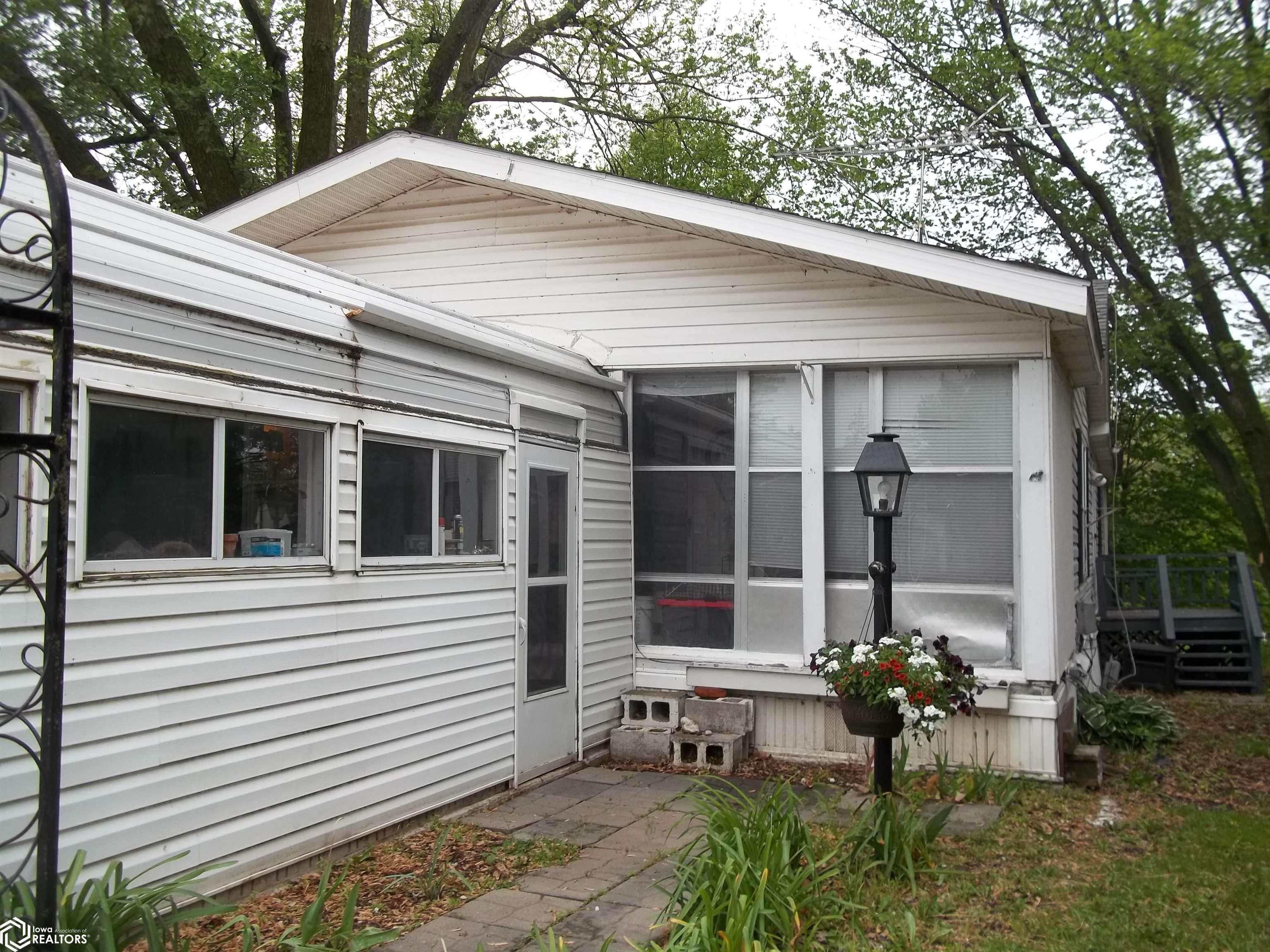 821 Quiet Harbor, Creston, Iowa image 23
