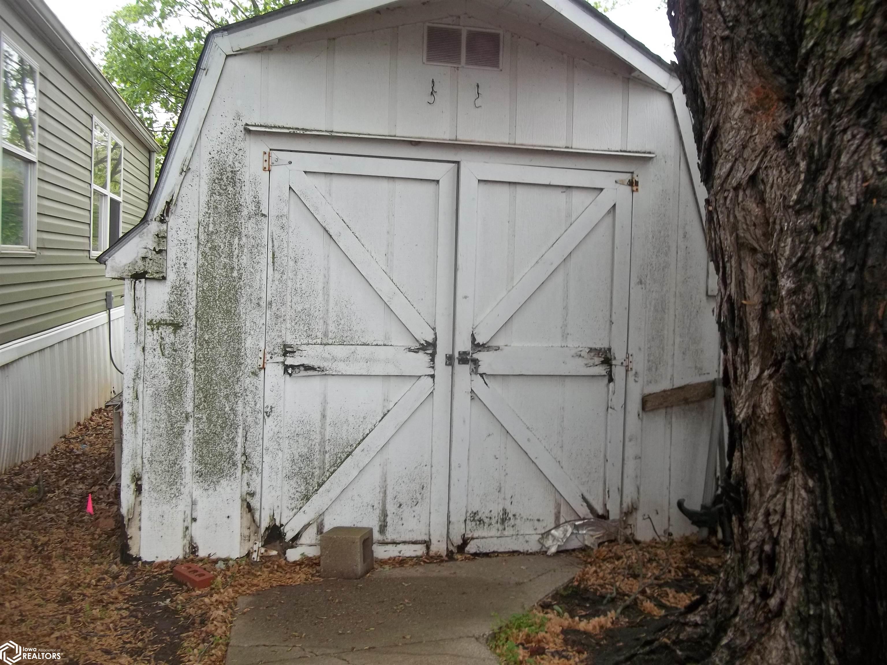 821 Quiet Harbor, Creston, Iowa image 26