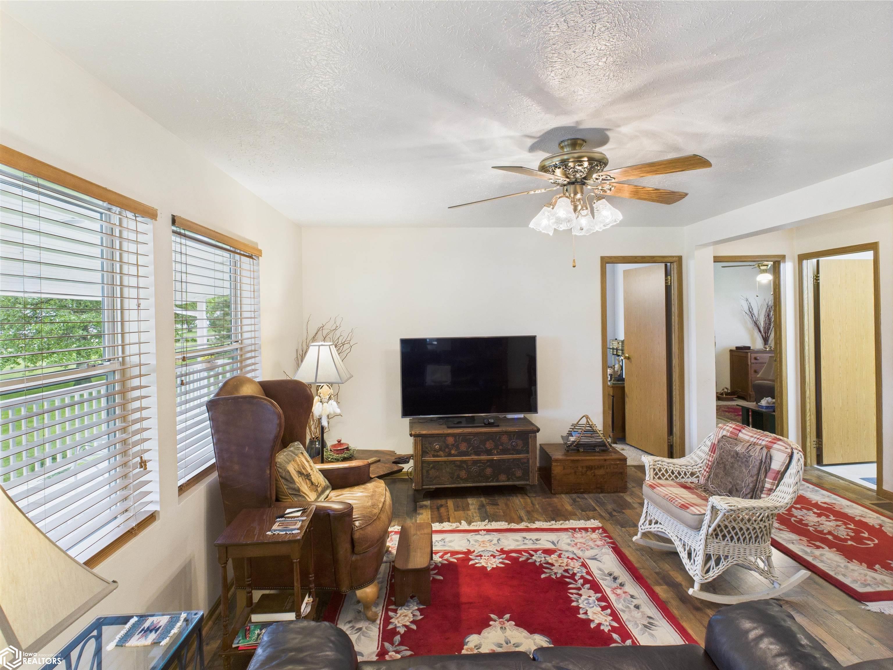 106 S 10th Street, Montrose, Iowa image 14
