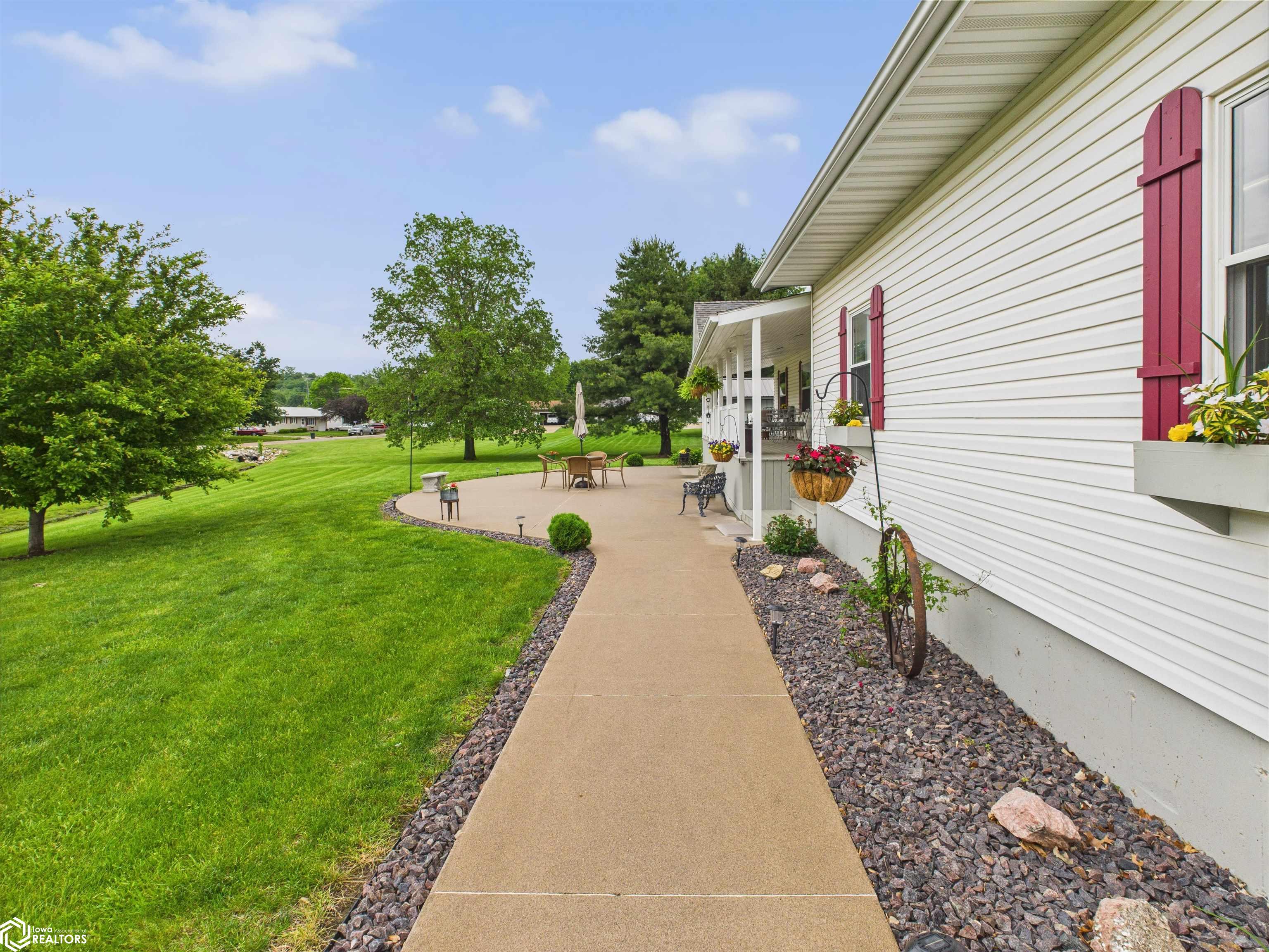 106 S 10th Street, Montrose, Iowa image 43