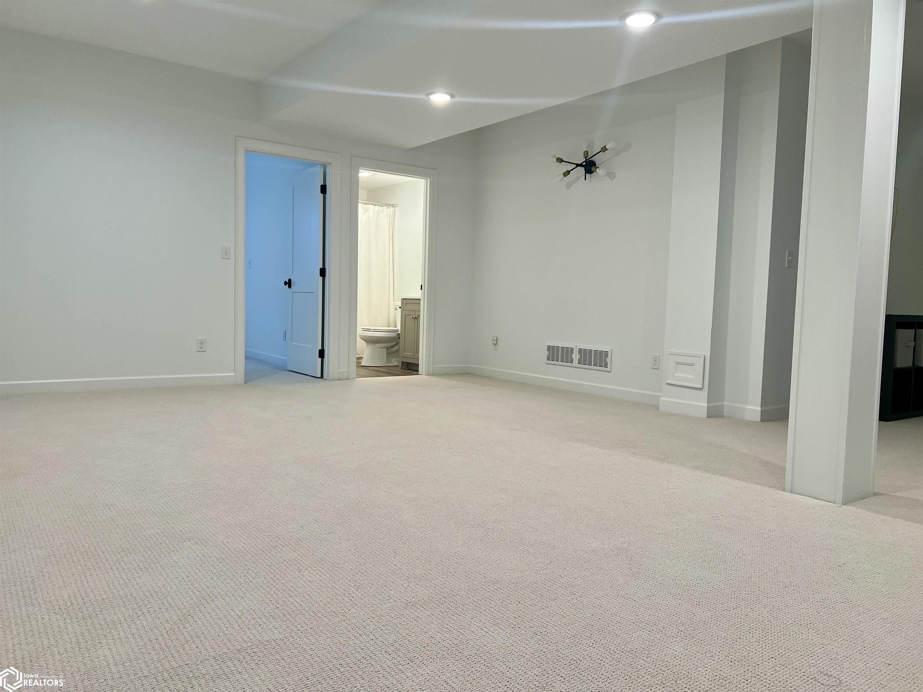 905 Pleasant Drive, Manning, Iowa image 22
