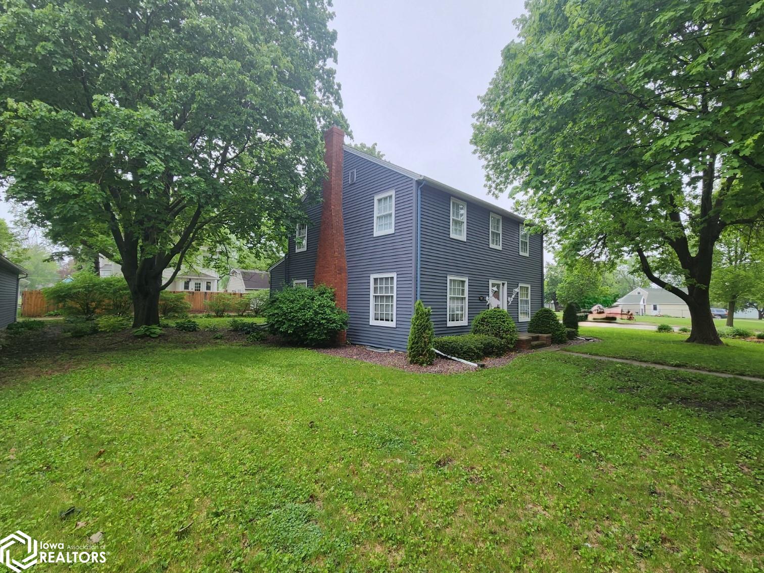 517 1st Street, Buffalo Center, Iowa image 1