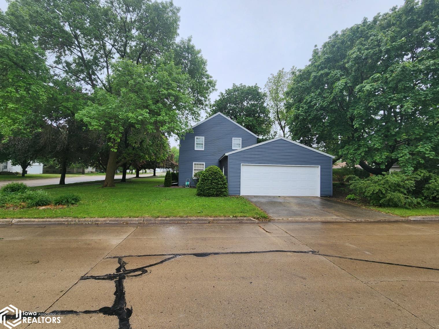 517 1st Street, Buffalo Center, Iowa image 3