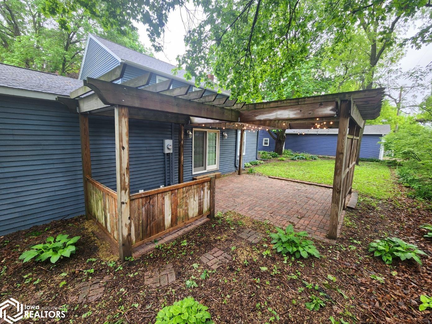 517 1st Street, Buffalo Center, Iowa image 4