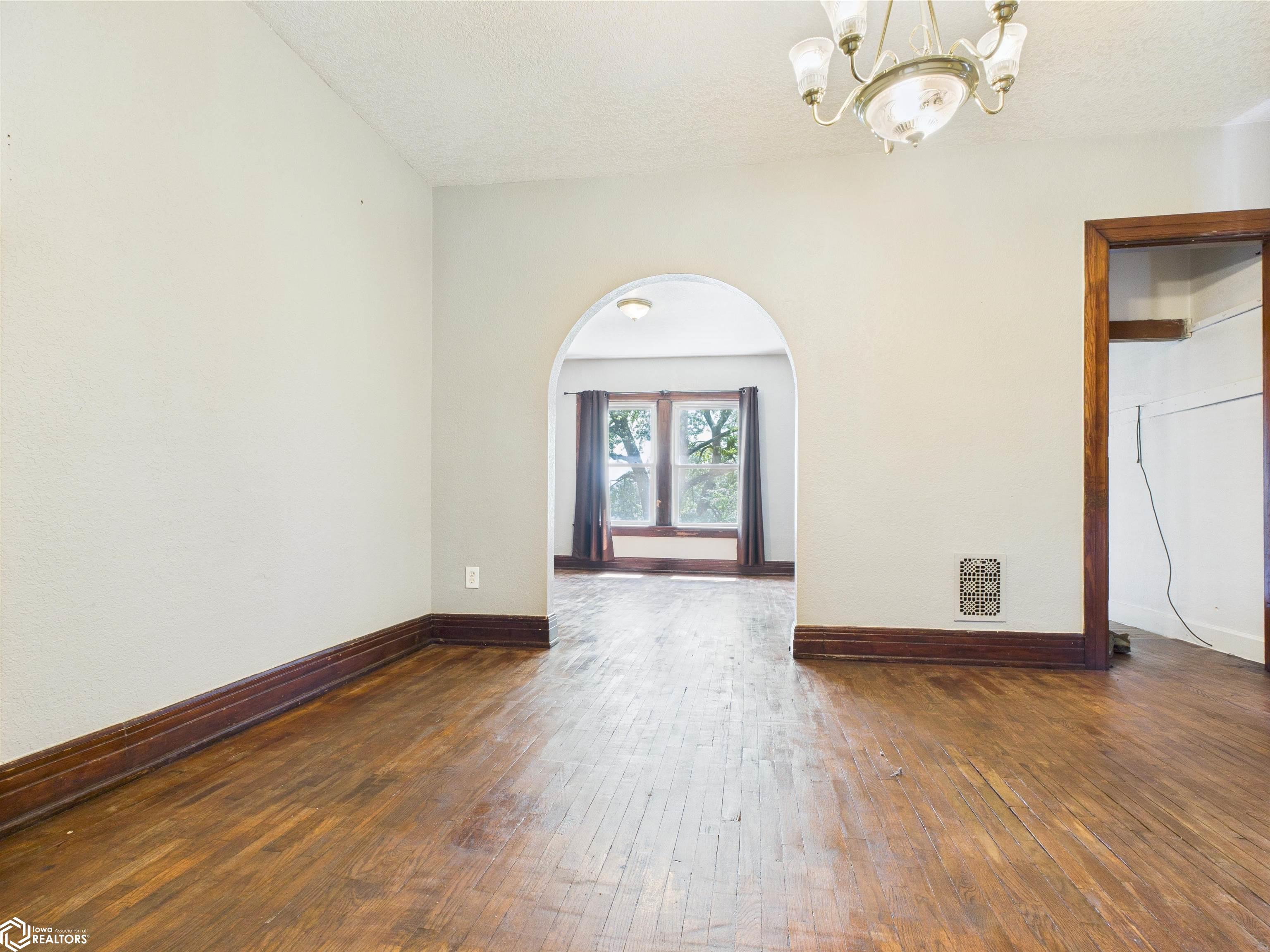 Upper level unit. There are 2 units like this.
